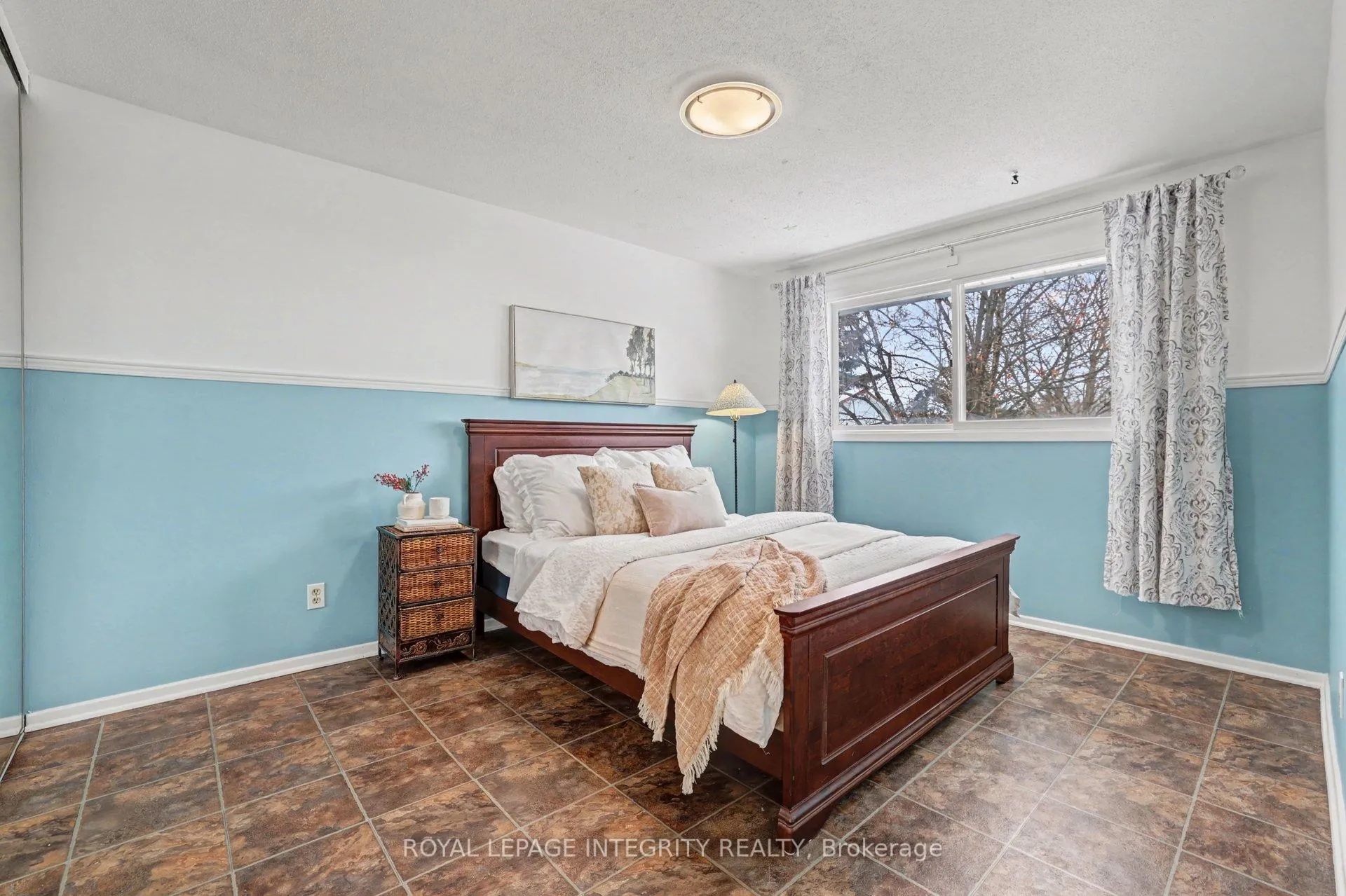 Photo 24 of 185 Withrow Avenue, Ottawa, Meadowlands/St. Claire Gardens — HOMEH