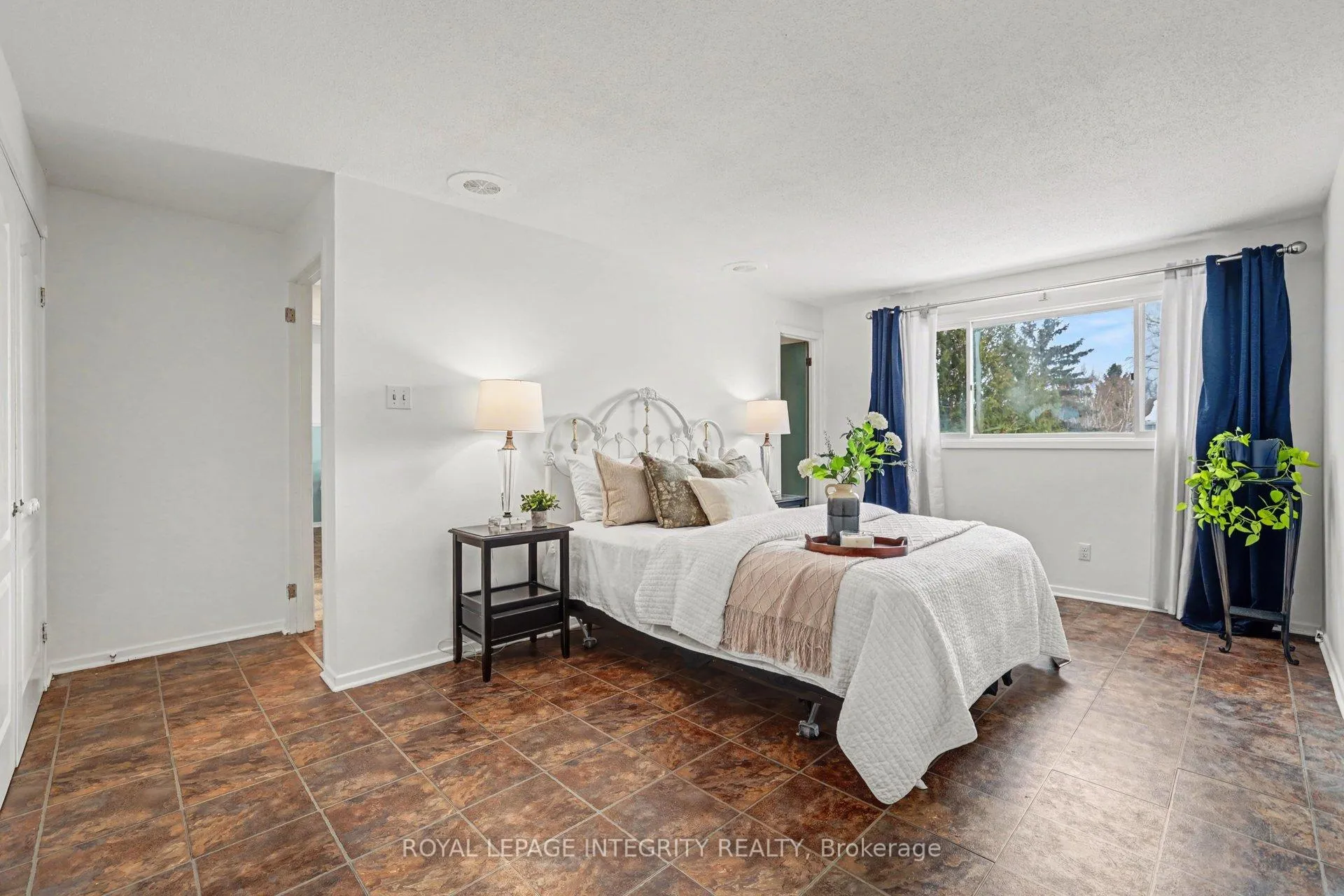 Photo 26 of 185 Withrow Avenue, Ottawa, Meadowlands/St. Claire Gardens — HOMEH