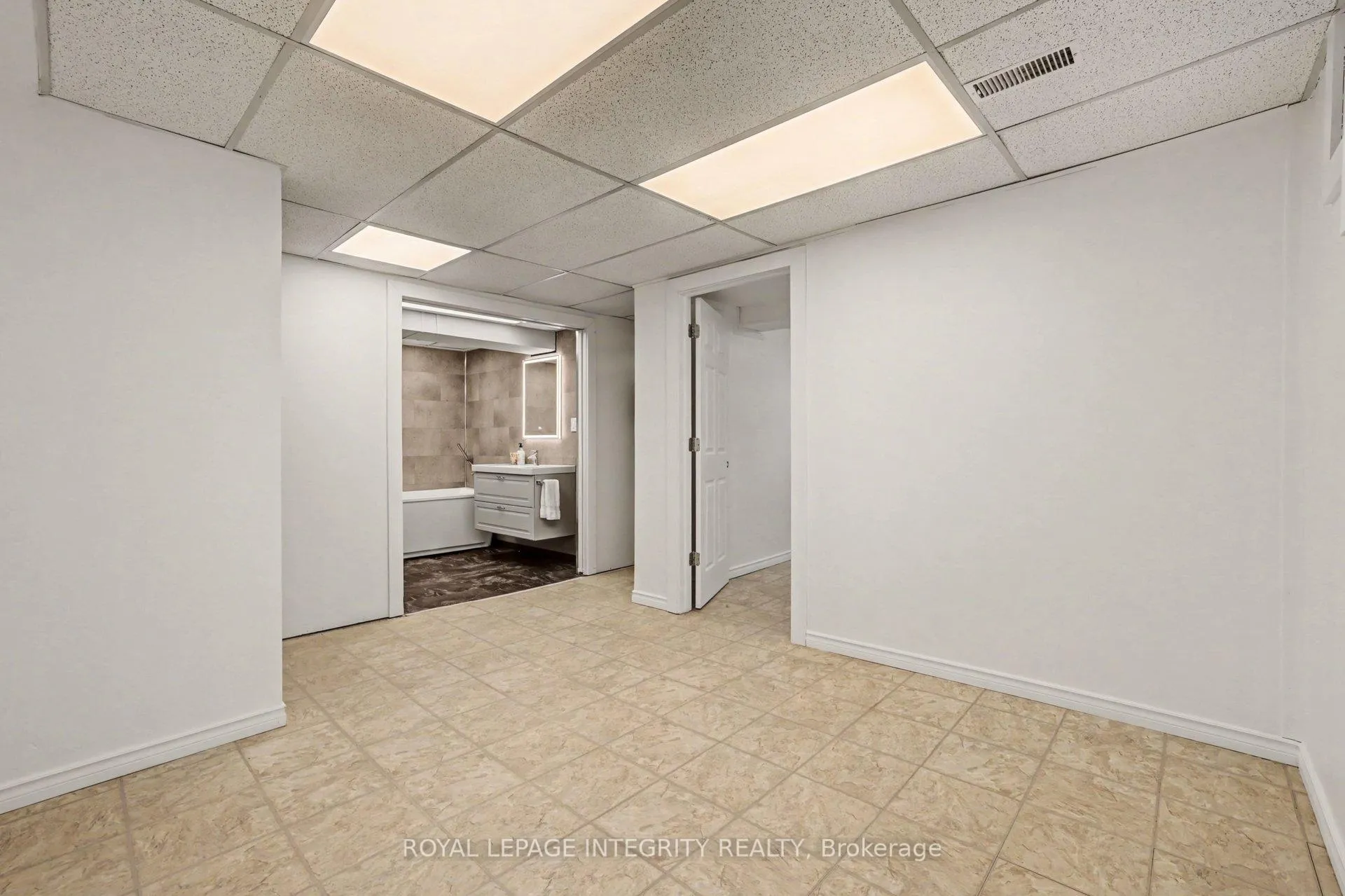 Photo 30 of 185 Withrow Avenue, Ottawa, Meadowlands/St. Claire Gardens — HOMEH