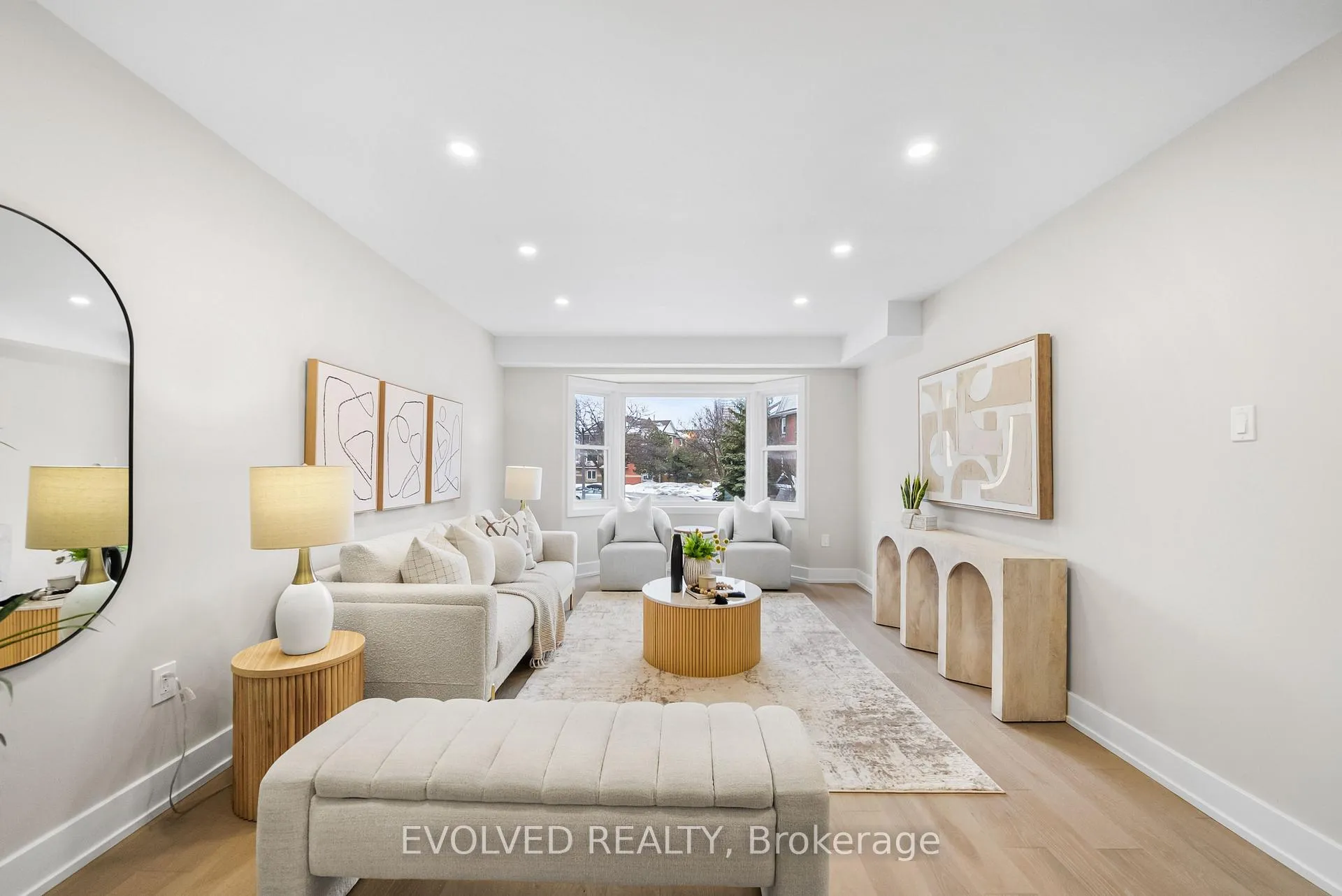 Photo 3 of 12 Tova Place, Vaughan, Beverley Glen — HOMEH