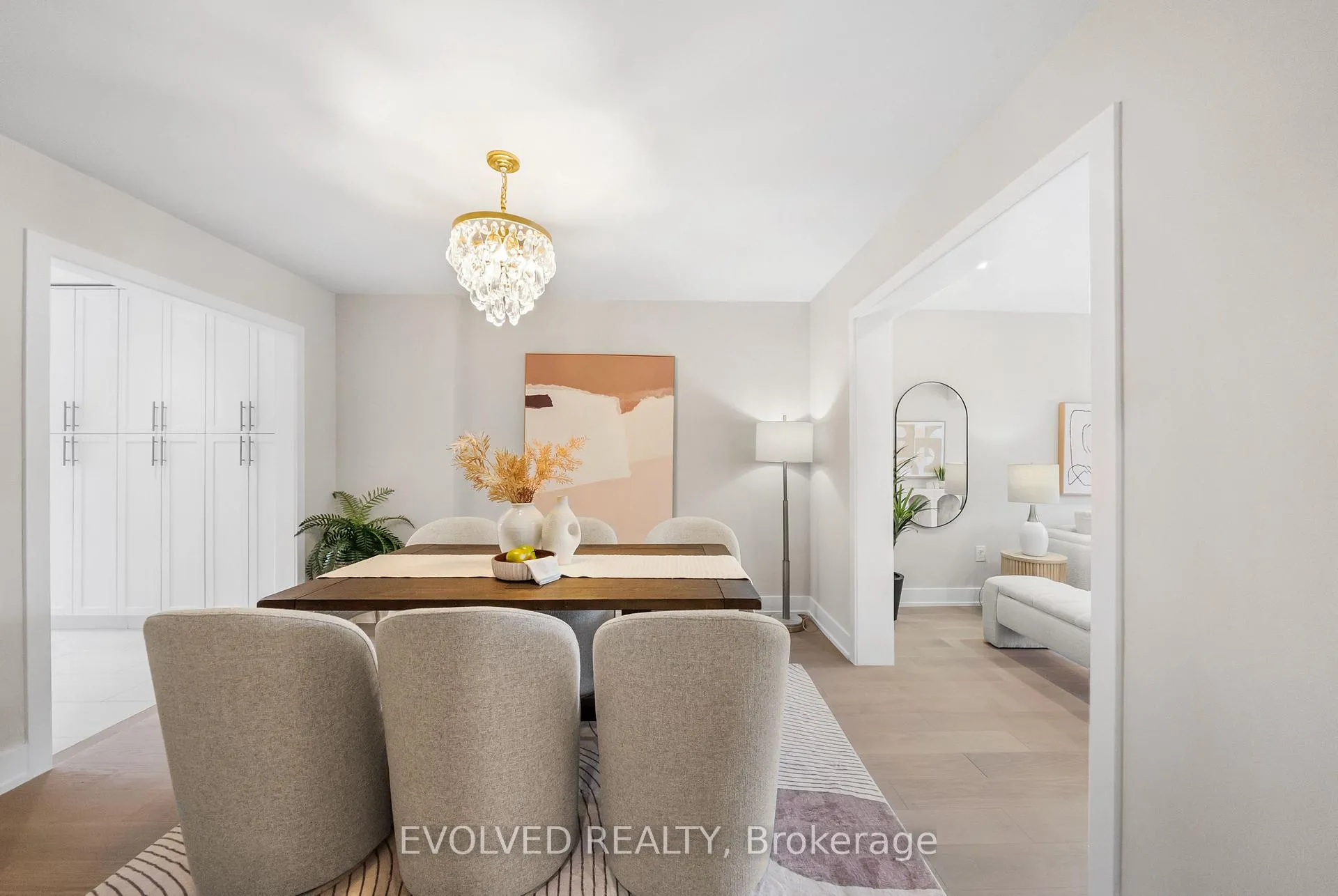 Photo 8 of 12 Tova Place, Vaughan, Beverley Glen — HOMEH