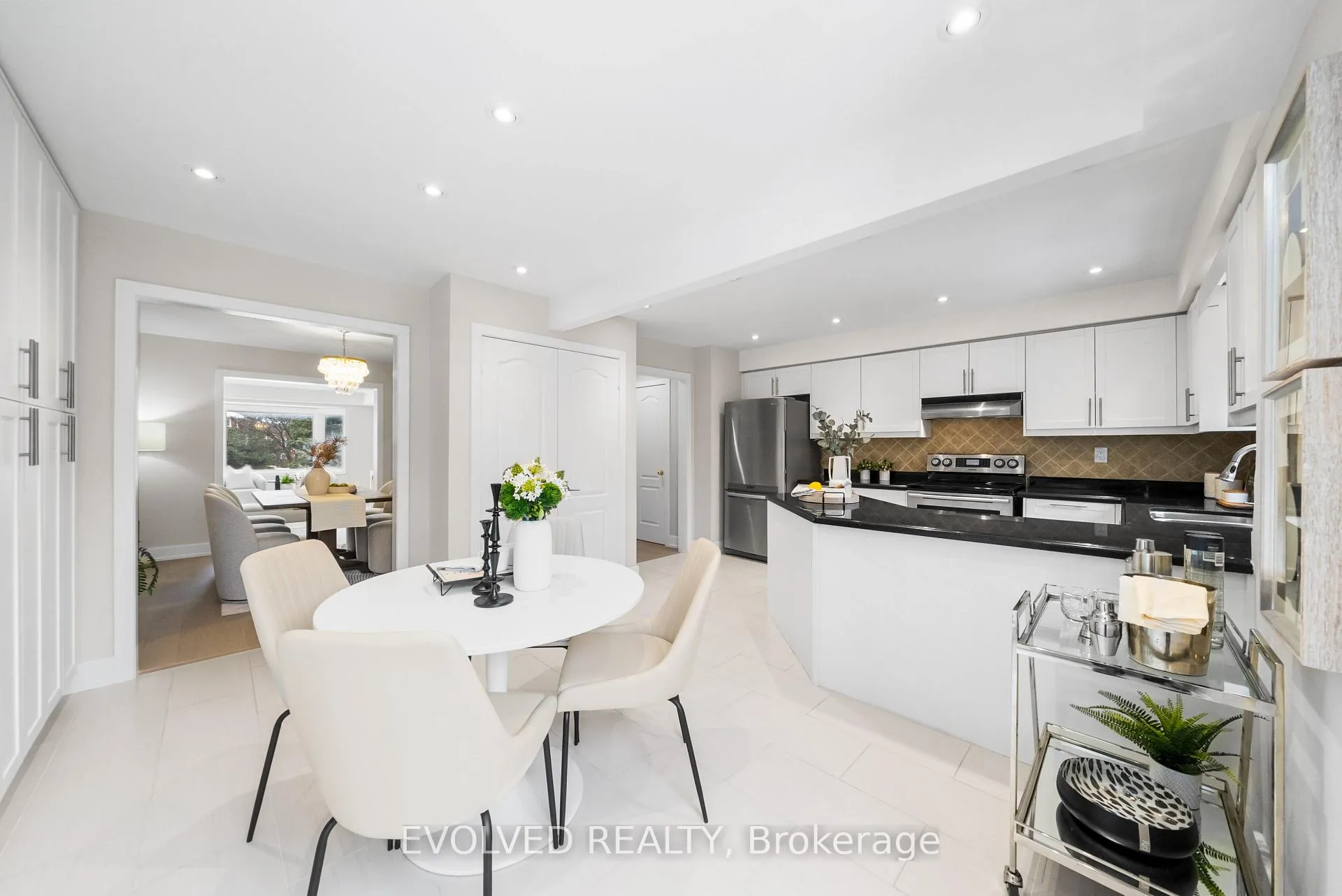 Photo 11 of 12 Tova Place, Vaughan, Beverley Glen — HOMEH