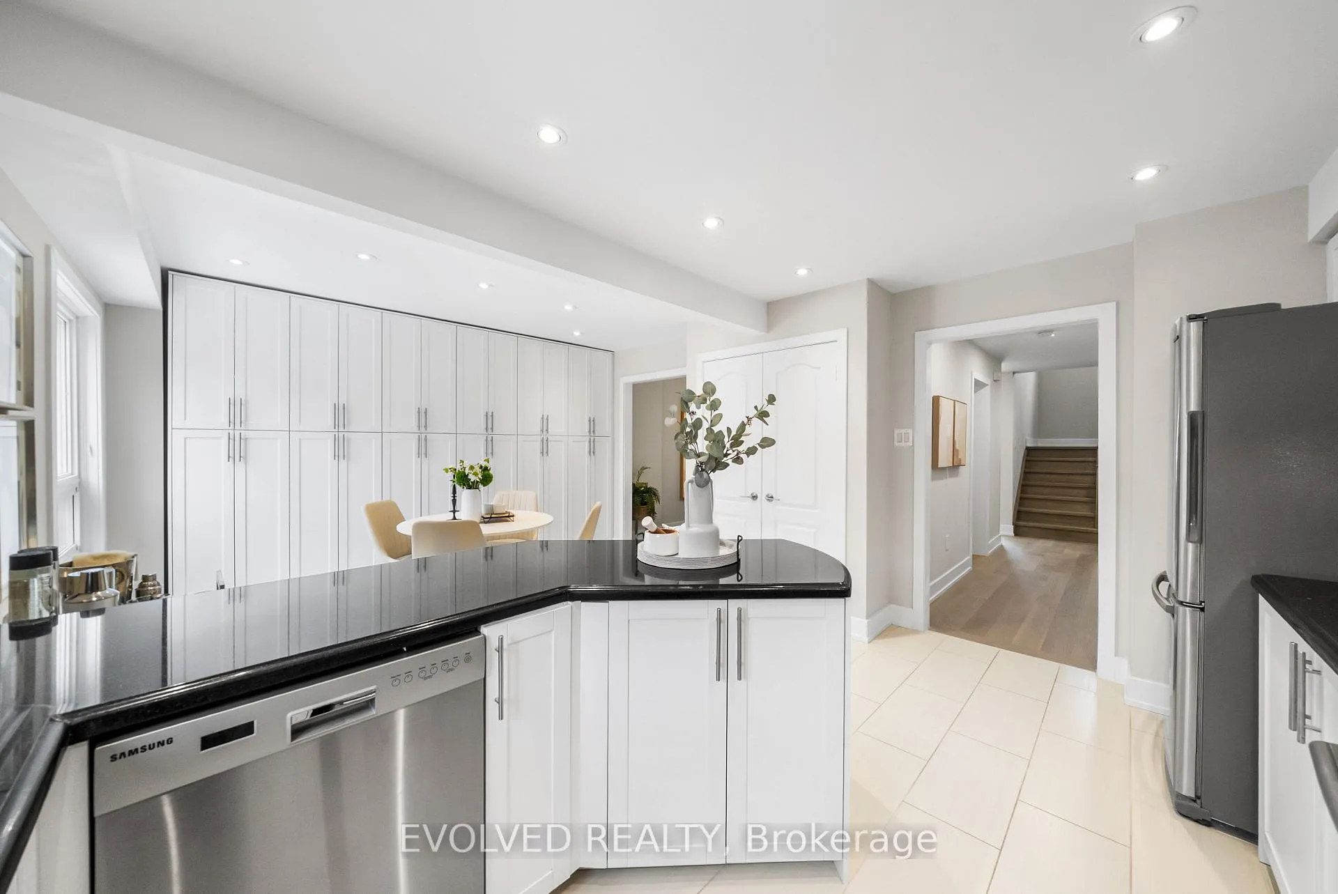 Photo 14 of 12 Tova Place, Vaughan, Beverley Glen — HOMEH