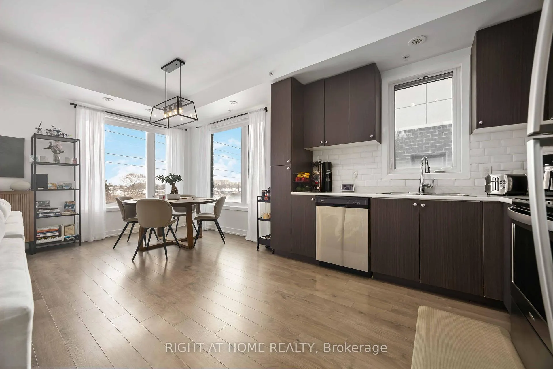 Photo 6 of Unit 220, 1555 Kingston Road, Pickering, Town Centre — HOMEH