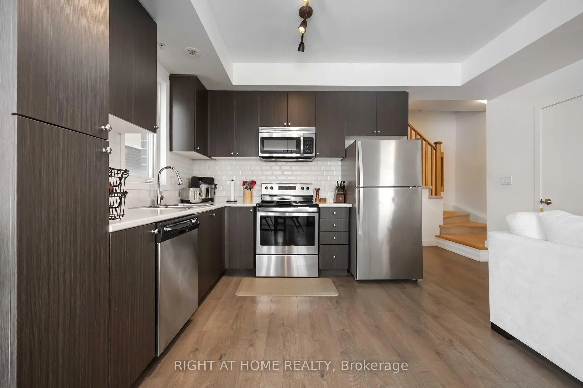 Photo 8 of Unit 220, 1555 Kingston Road, Pickering, Town Centre — HOMEH