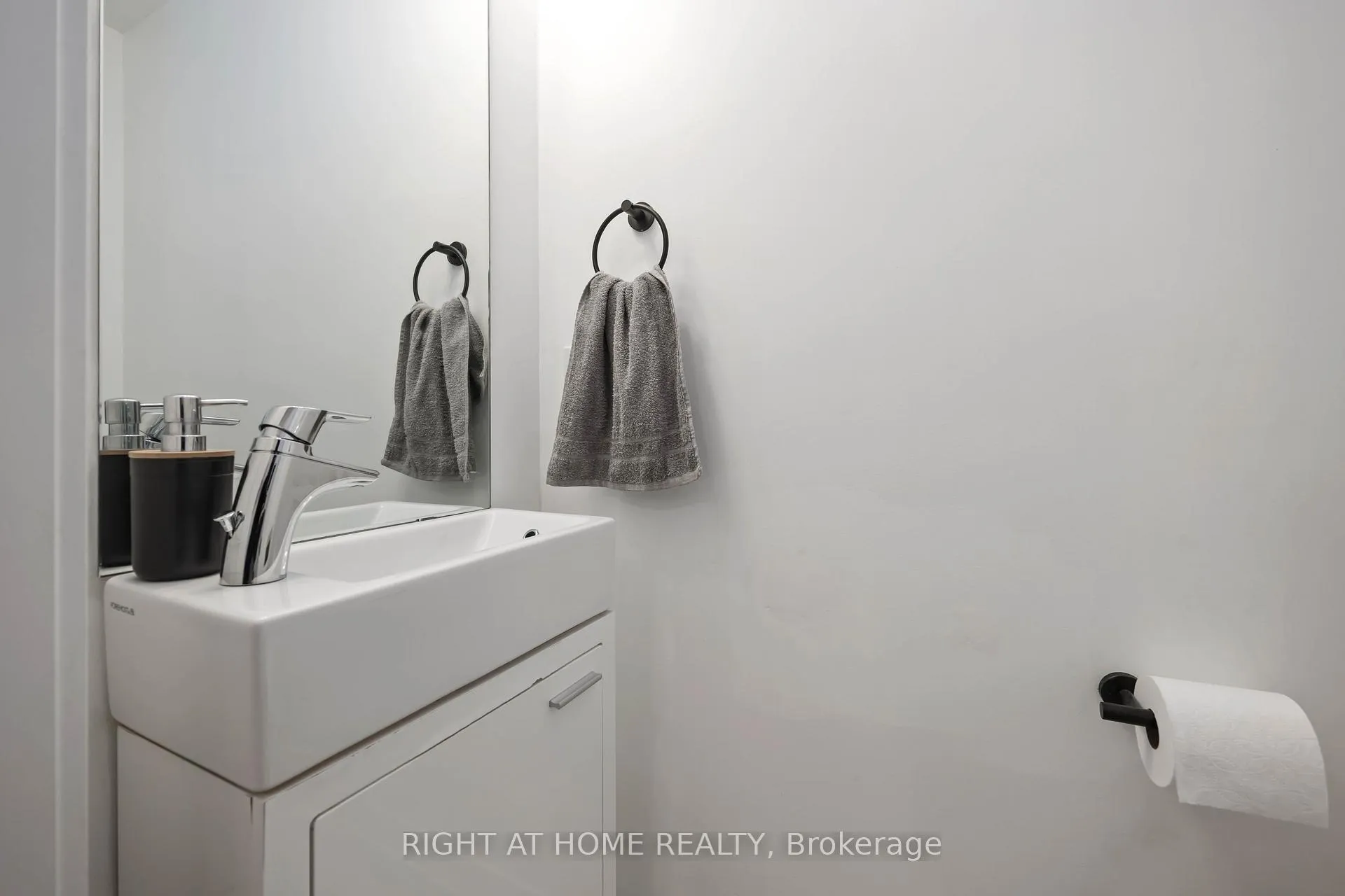 Photo 21 of Unit 220, 1555 Kingston Road, Pickering, Town Centre — HOMEH