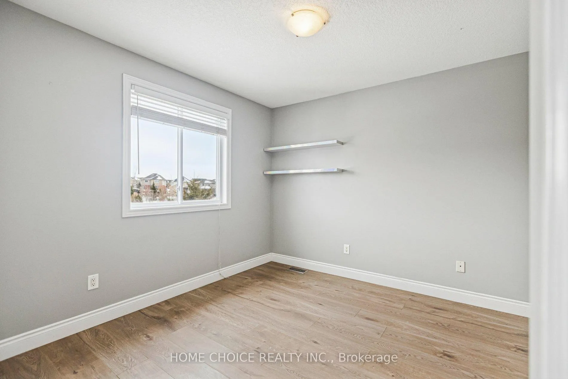 Photo 12 of 303 Hillcroft Court, Waterloo — HOMEH