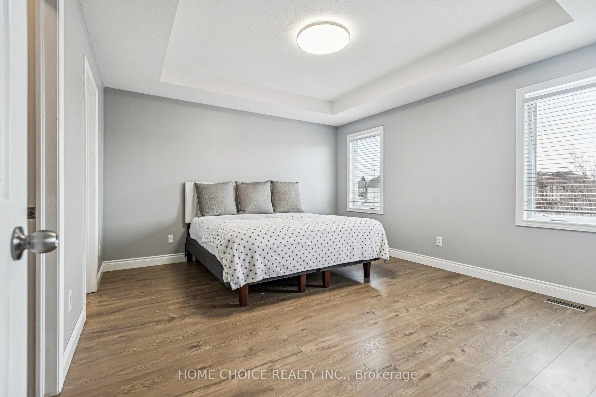 Photo 13 of 303 Hillcroft Court, Waterloo — HOMEH