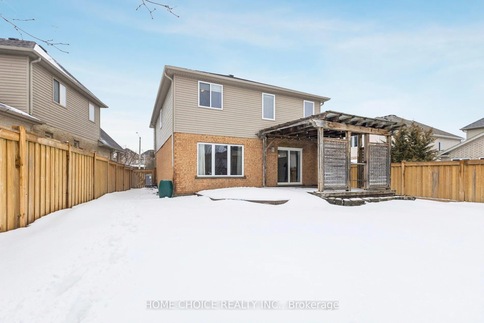 Photo 17 of 303 Hillcroft Court, Waterloo — HOMEH
