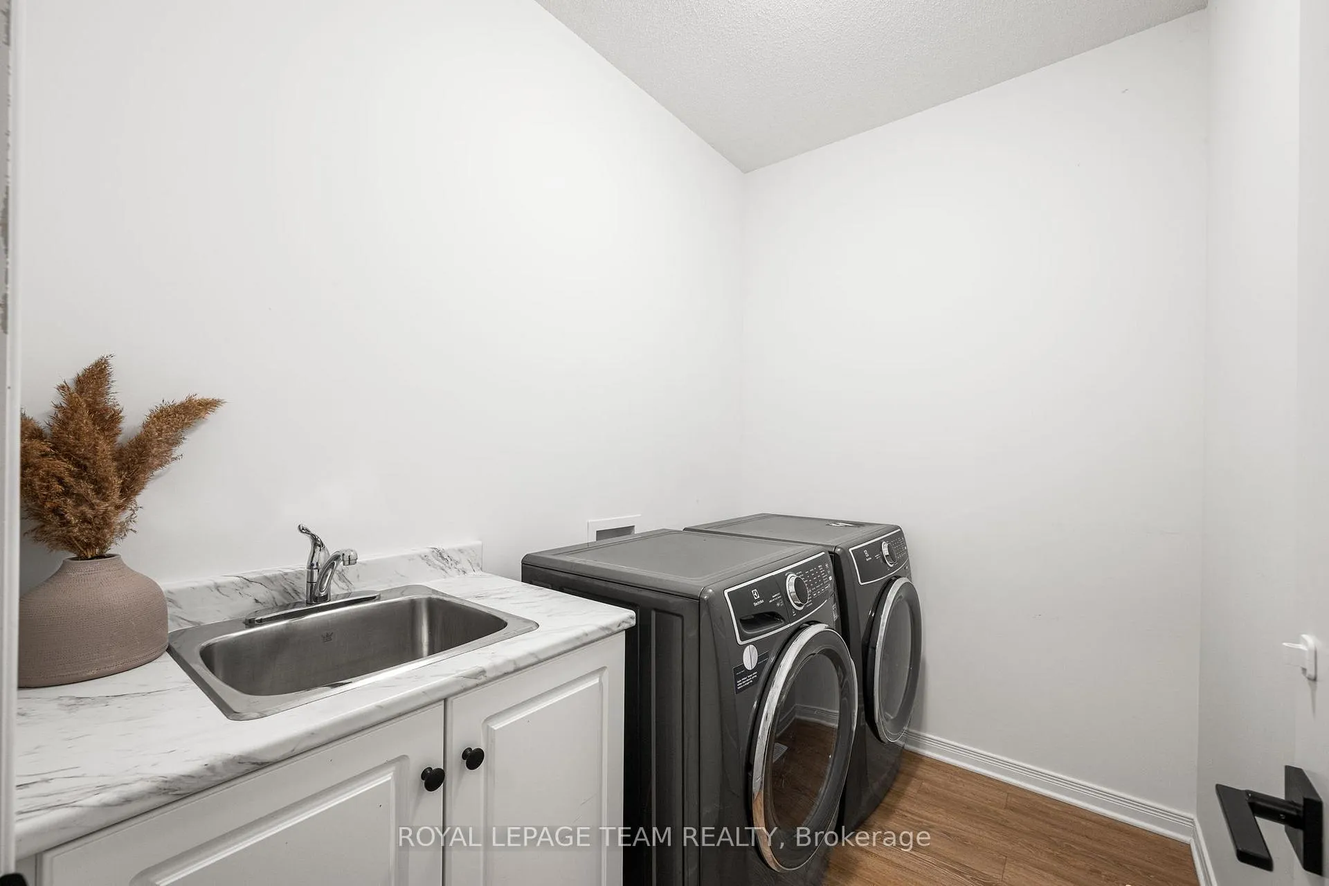 Photo 6 of 198 Rathwell Street, Carleton Place — HOMEH
