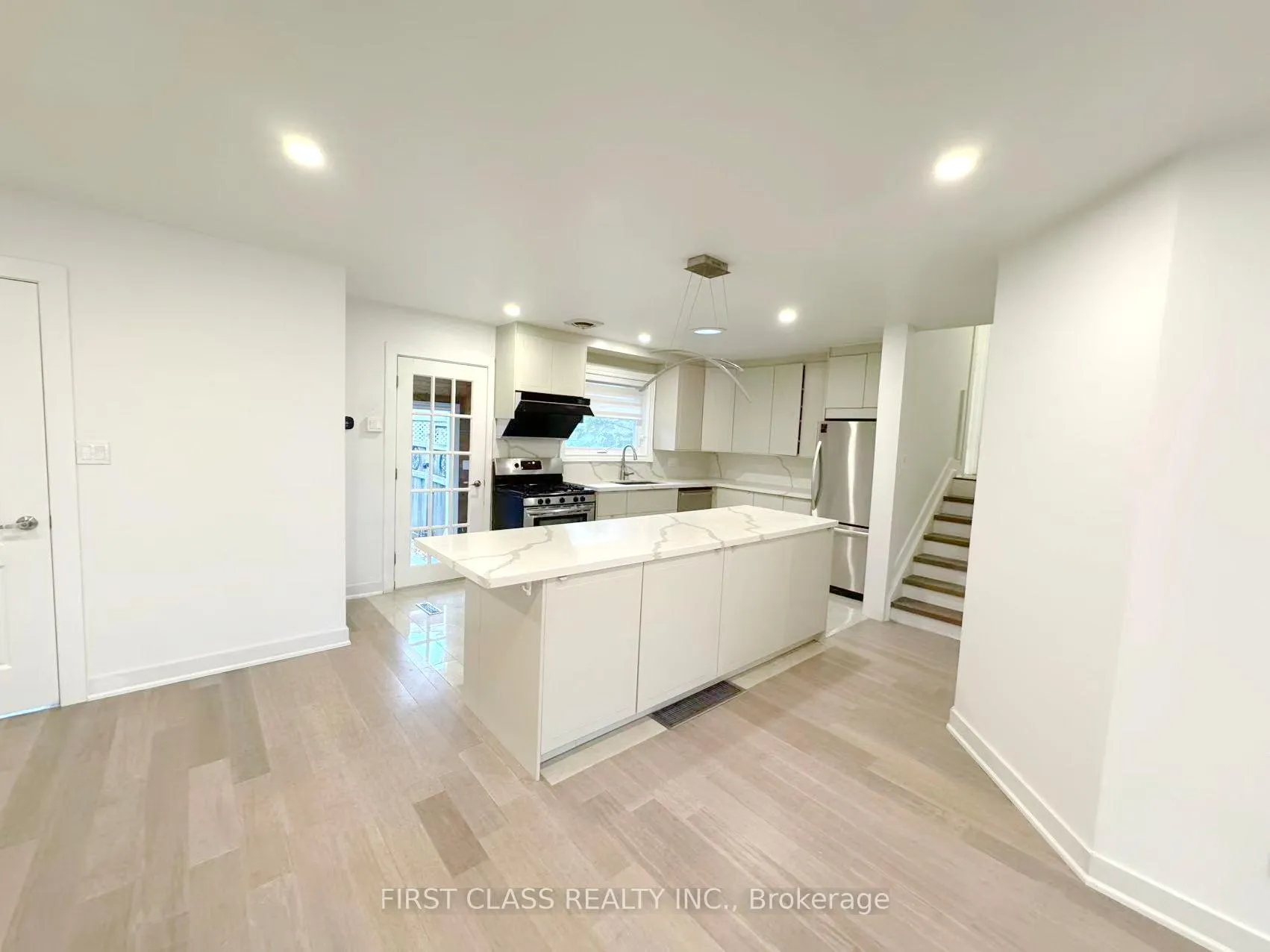 Photo 10 of Unit Upper, 741 Proctor Road, Burlington, Brant — HOMEH