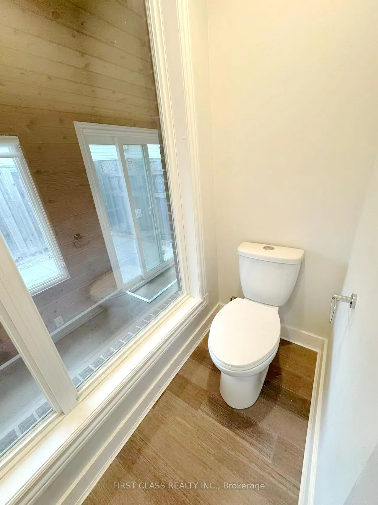 Photo 13 of Unit Upper, 741 Proctor Road, Burlington, Brant — HOMEH