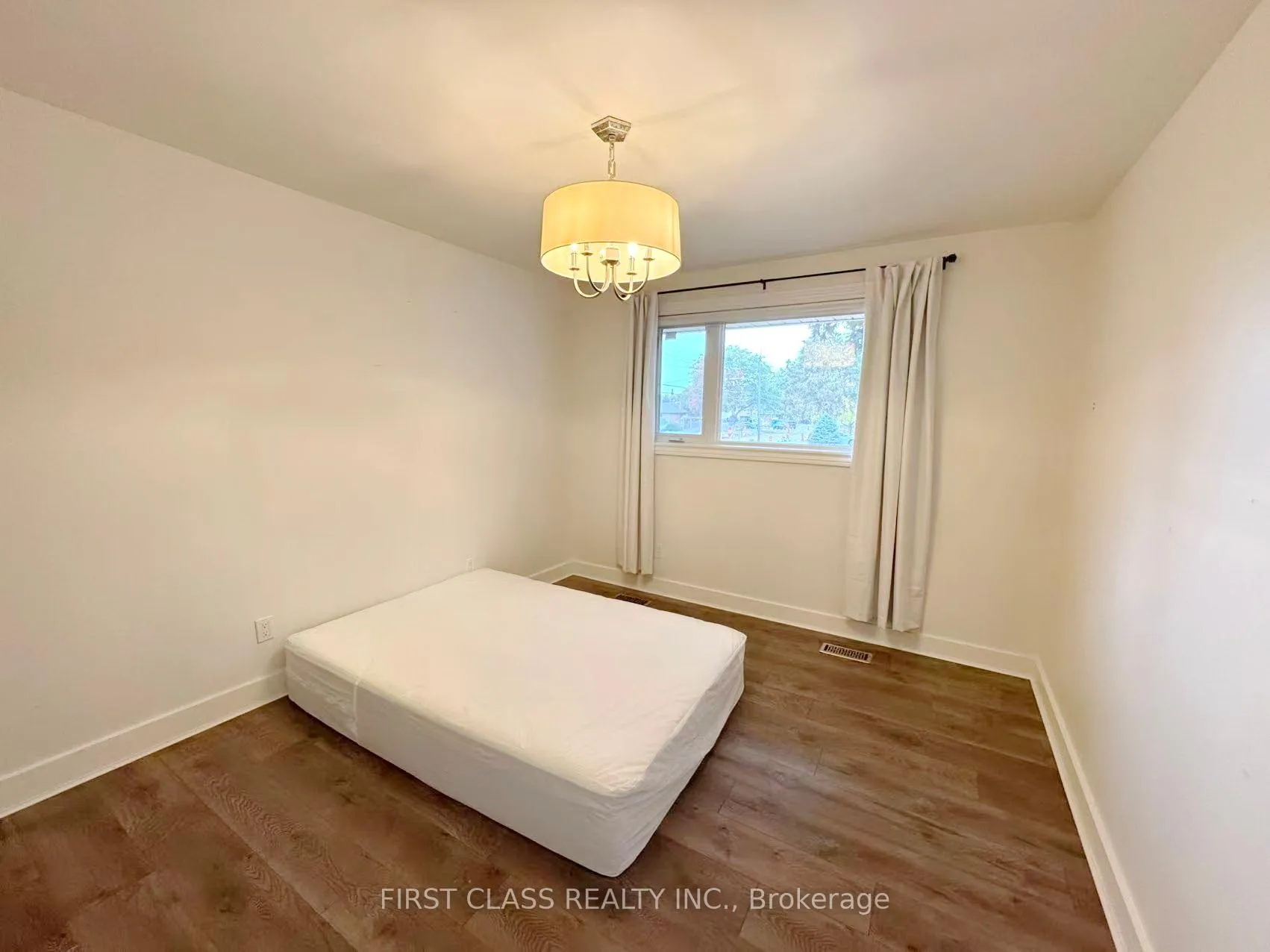 Photo 23 of Unit Upper, 741 Proctor Road, Burlington, Brant — HOMEH