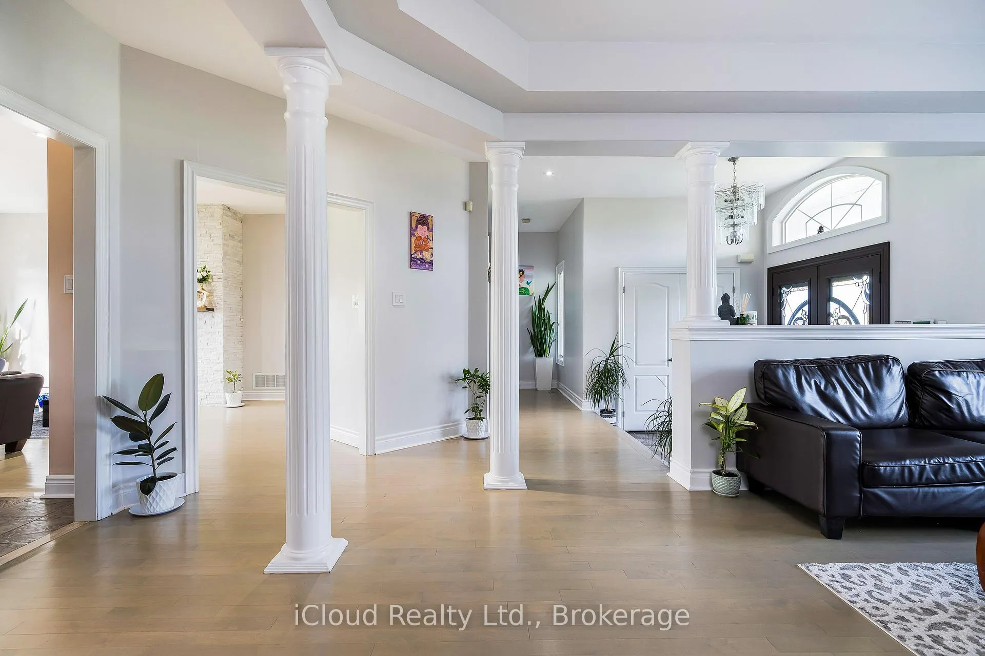 Photo 5 of 17 Maple Drive, Wasaga Beach — HOMEH