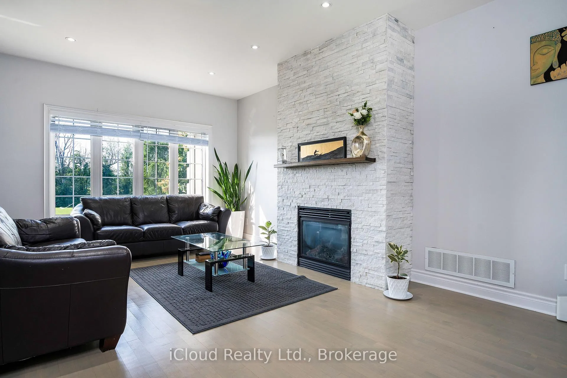 Photo 8 of 17 Maple Drive, Wasaga Beach — HOMEH