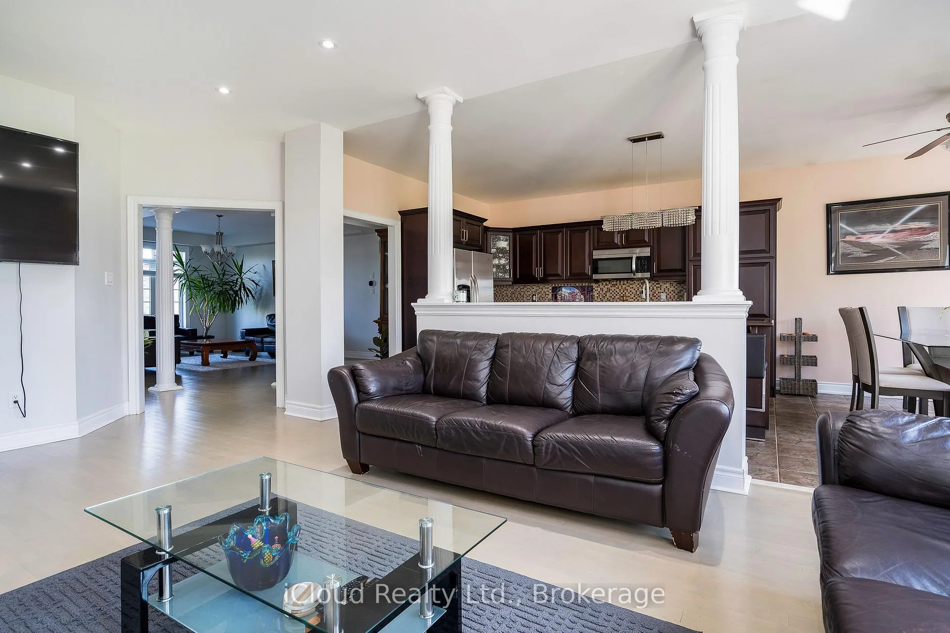 Photo 10 of 17 Maple Drive, Wasaga Beach — HOMEH