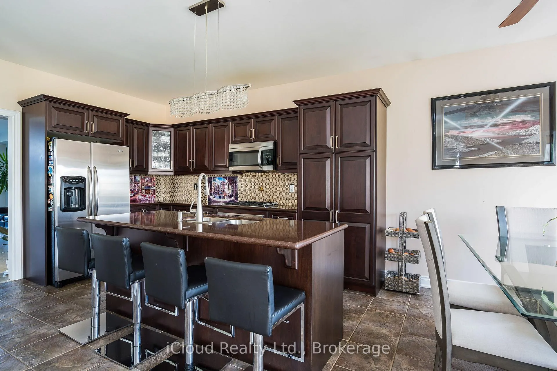Photo 11 of 17 Maple Drive, Wasaga Beach — HOMEH