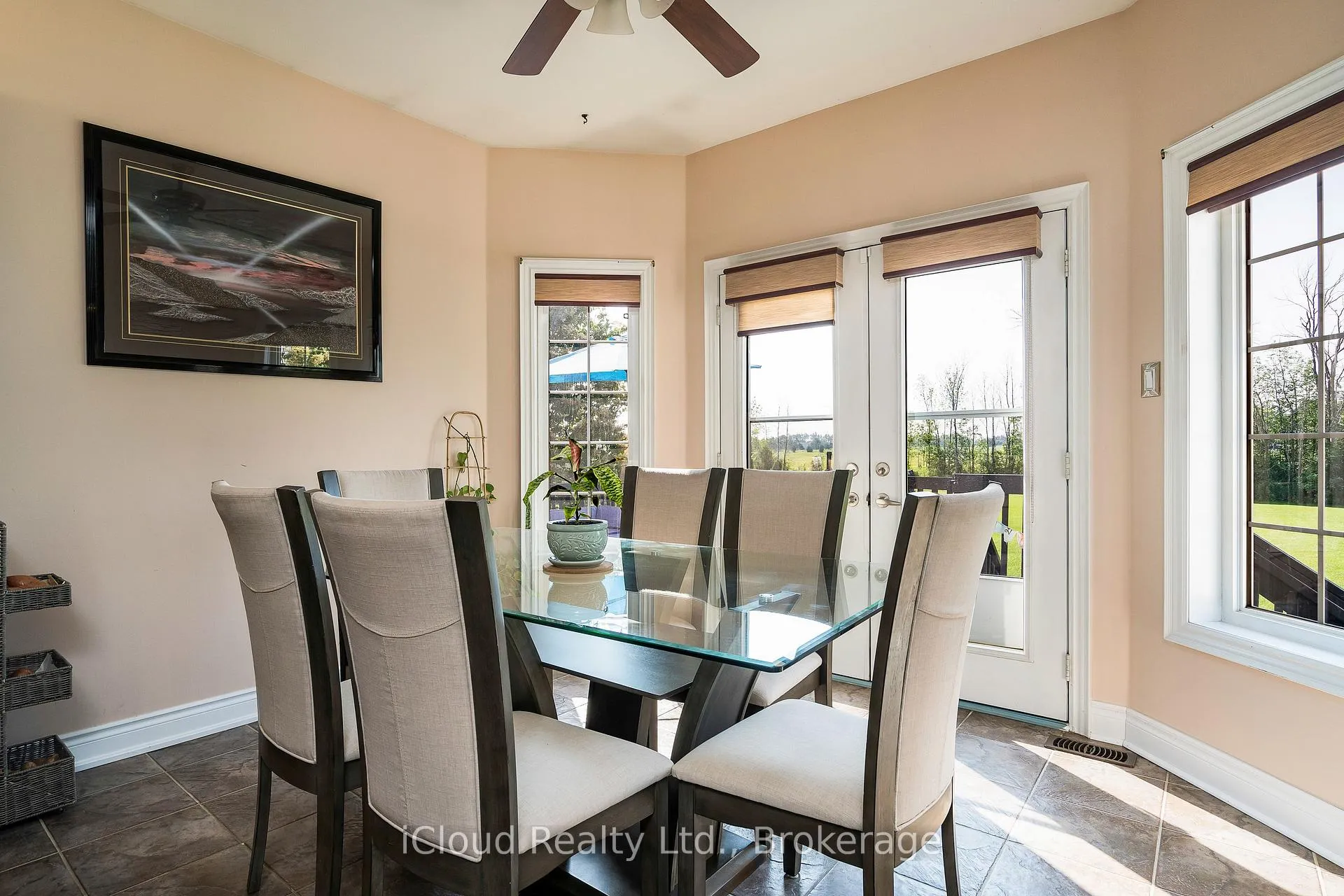 Photo 16 of 17 Maple Drive, Wasaga Beach — HOMEH