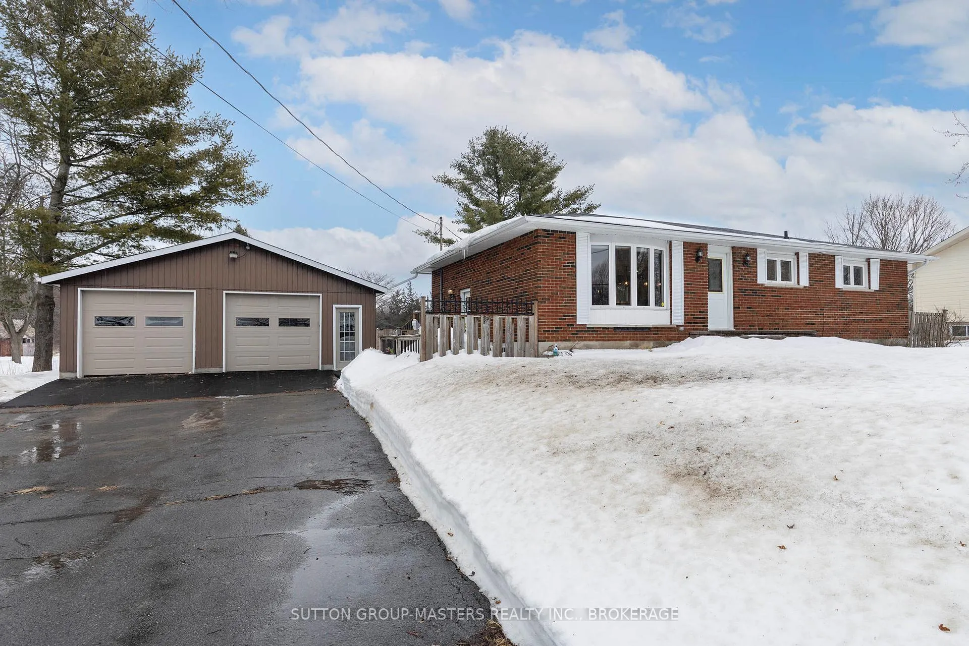 Front of 3837 Holmes Road