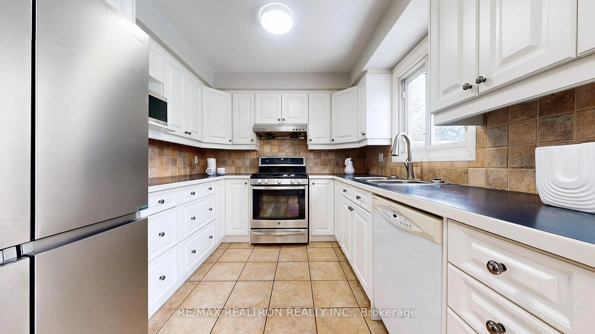 Photo 9 of 27 Ventris Drive, Ajax, Central West — HOMEH