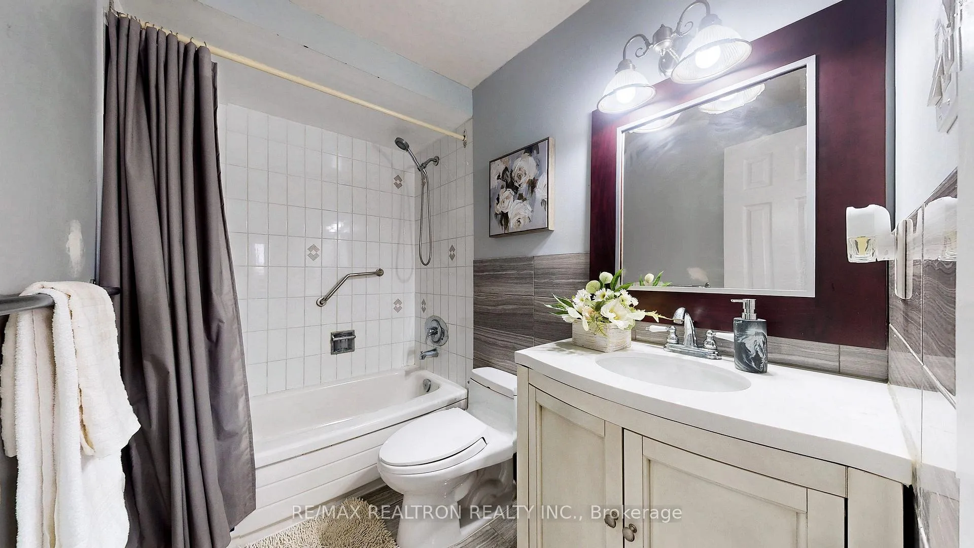 Photo 21 of 27 Ventris Drive, Ajax, Central West — HOMEH