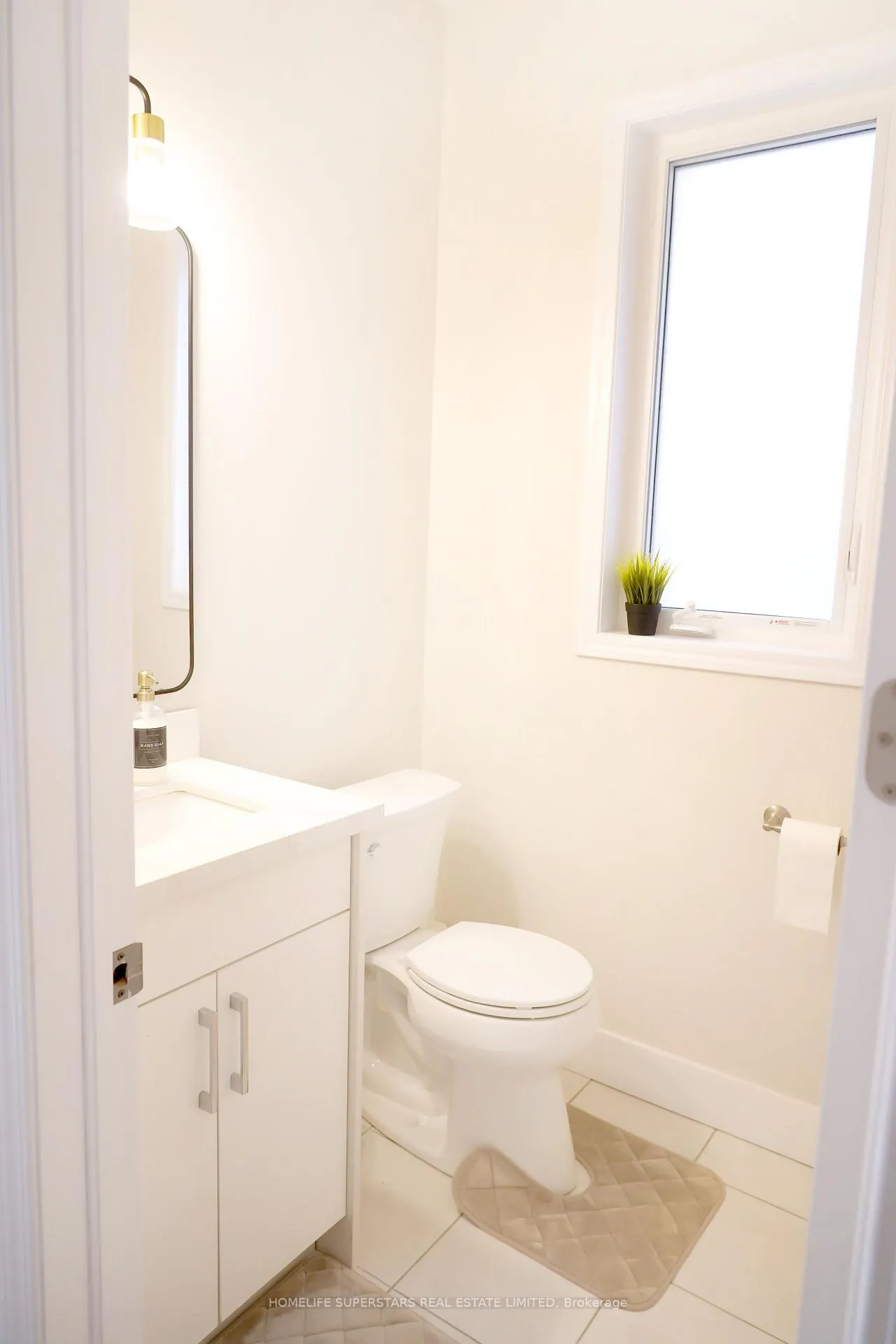 Photo 6 of 7777 Hackberry Trail, Niagara Falls, Brown — HOMEH