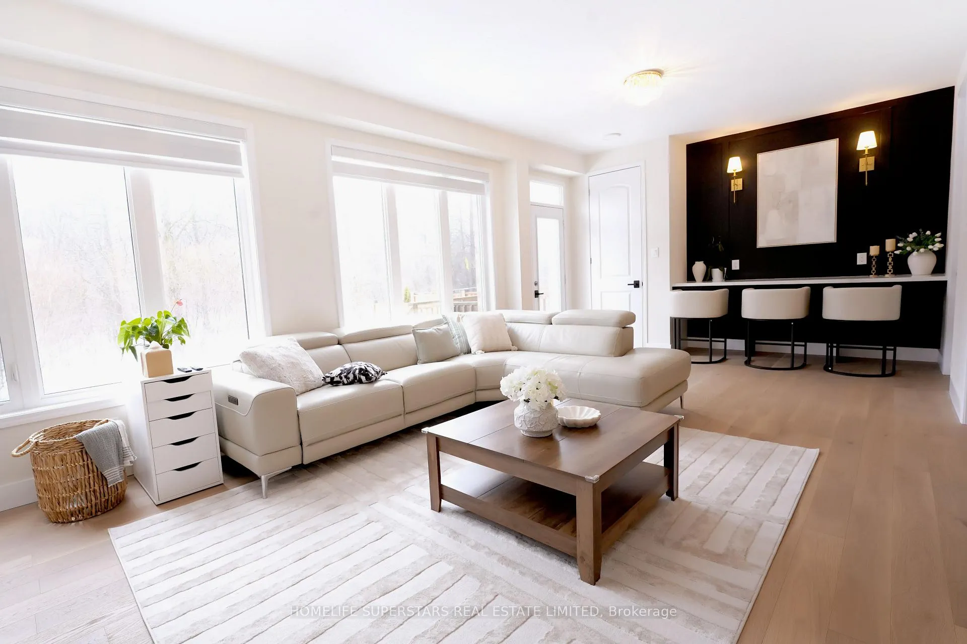 Photo 11 of 7777 Hackberry Trail, Niagara Falls, Brown — HOMEH