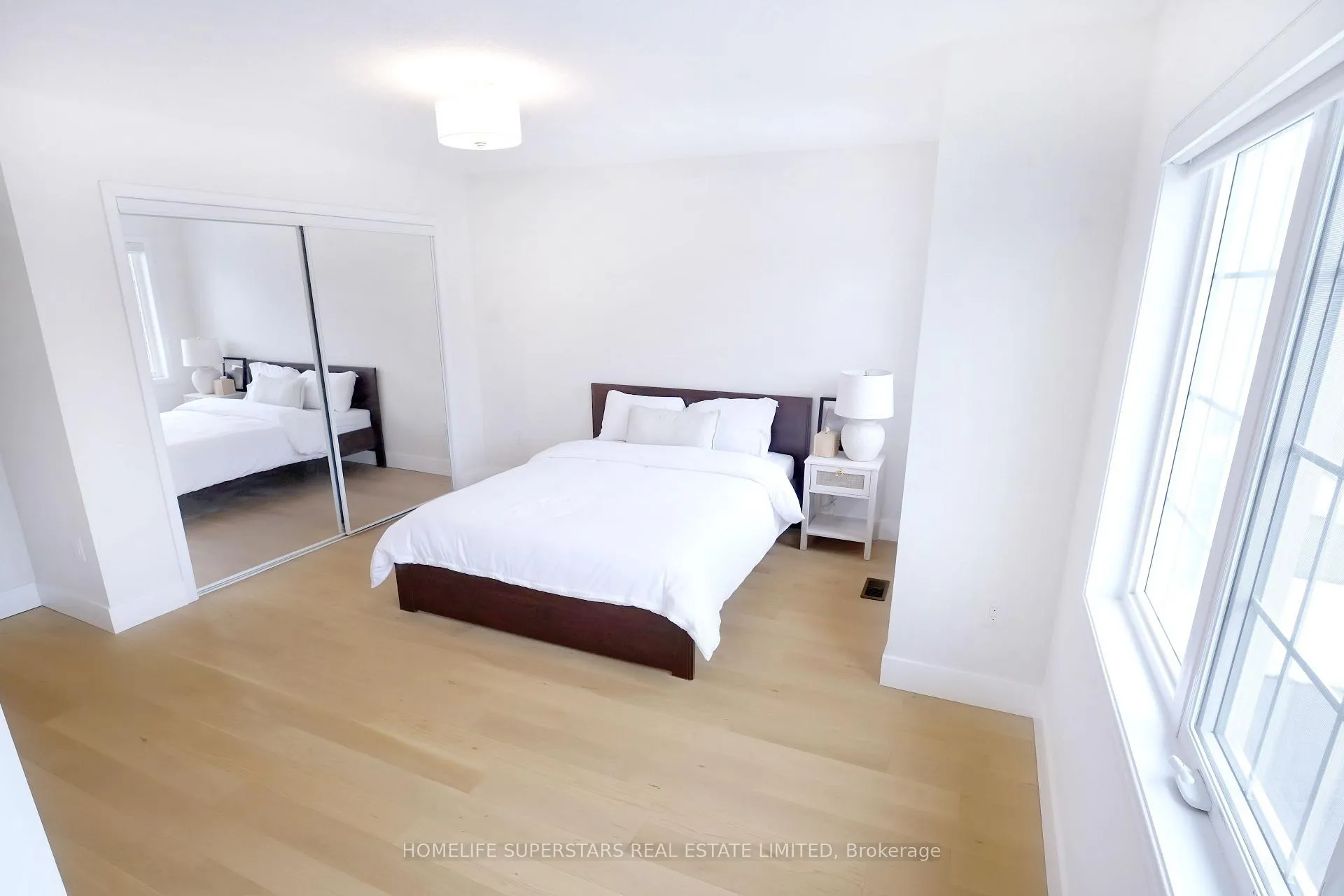 Photo 16 of 7777 Hackberry Trail, Niagara Falls, Brown — HOMEH