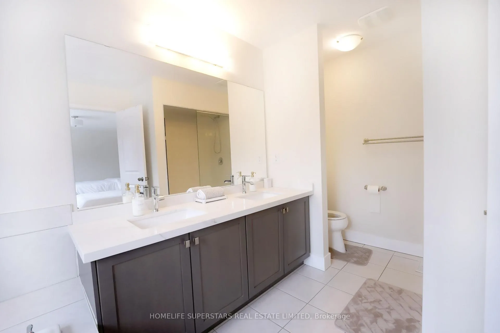Photo 24 of 7777 Hackberry Trail, Niagara Falls, Brown — HOMEH