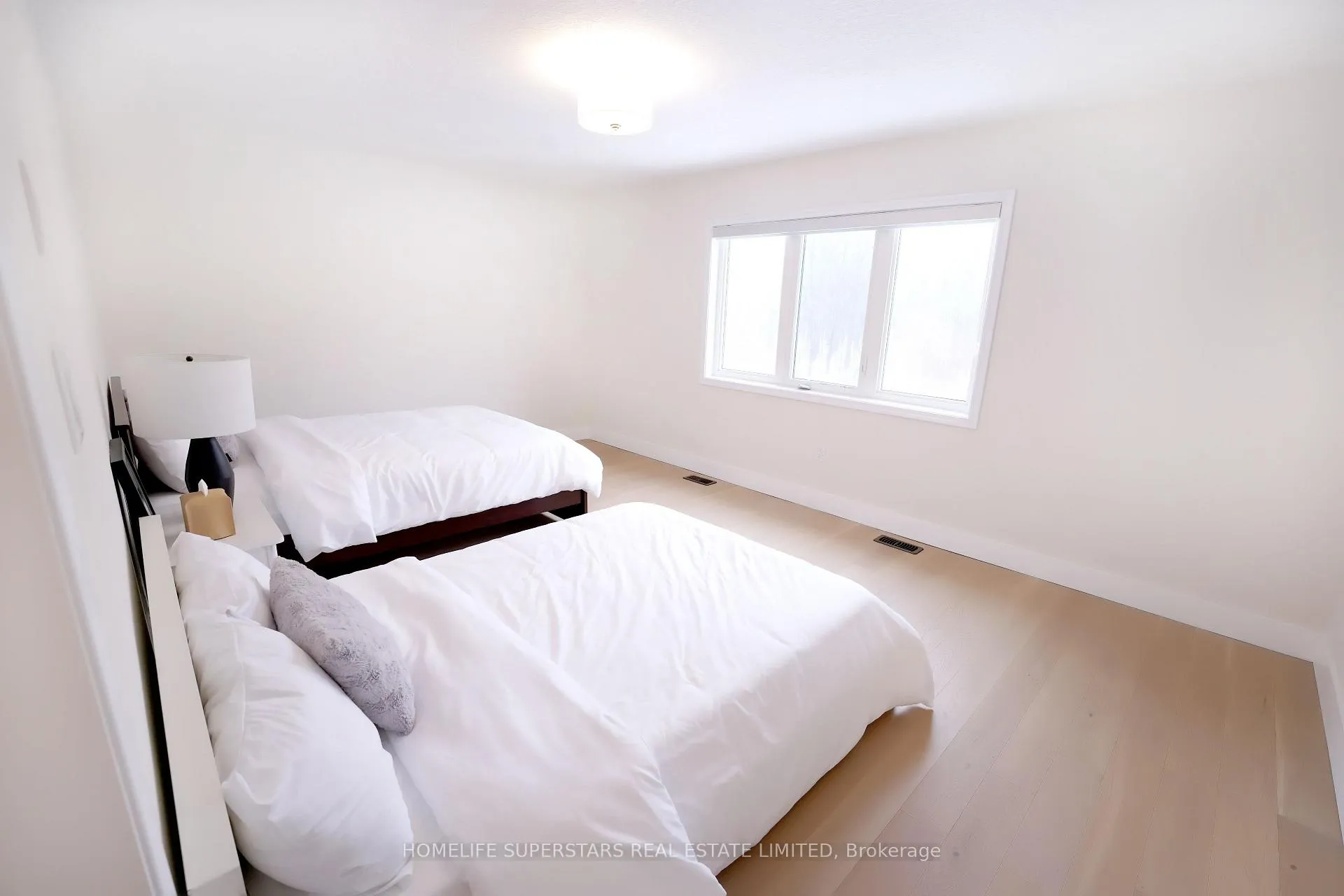 Photo 25 of 7777 Hackberry Trail, Niagara Falls, Brown — HOMEH