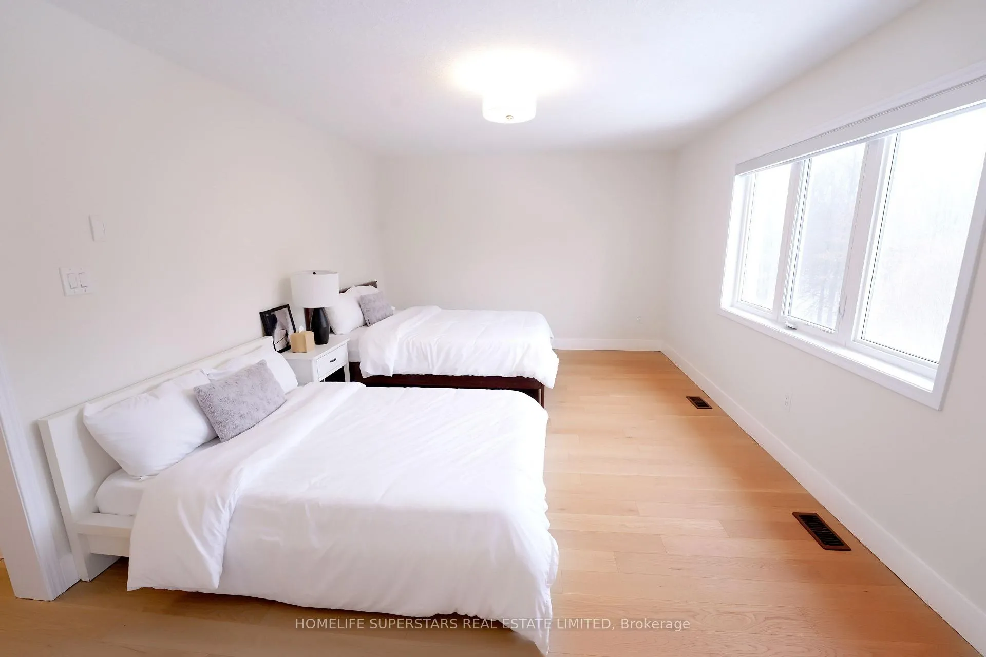 Photo 26 of 7777 Hackberry Trail, Niagara Falls, Brown — HOMEH
