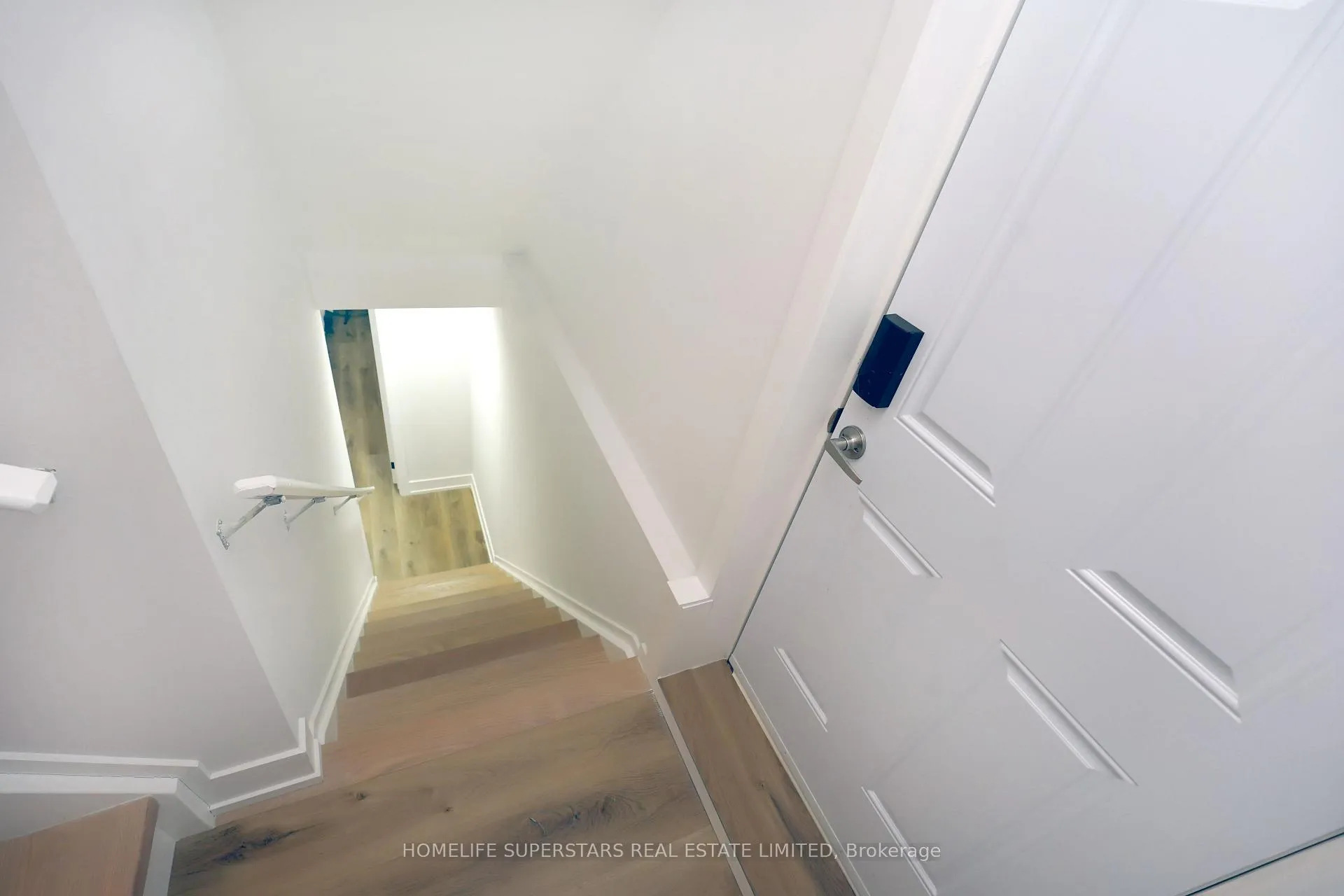 Photo 30 of 7777 Hackberry Trail, Niagara Falls, Brown — HOMEH