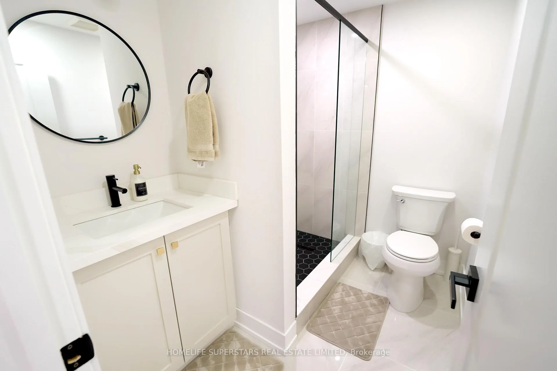 Photo 34 of 7777 Hackberry Trail, Niagara Falls, Brown — HOMEH
