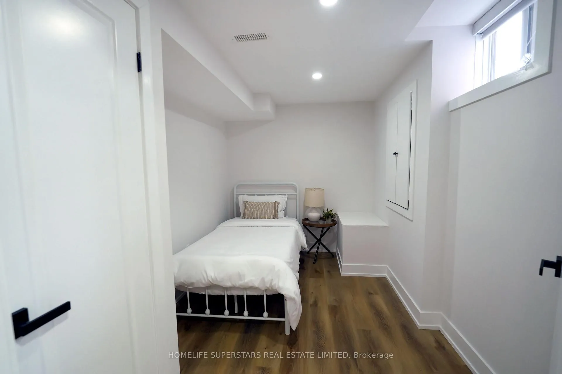 Photo 36 of 7777 Hackberry Trail, Niagara Falls, Brown — HOMEH