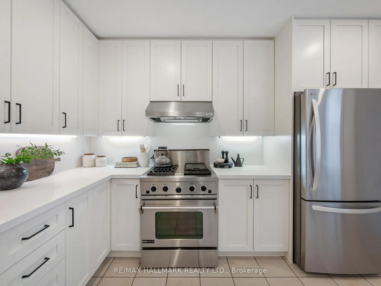 Photo 15 of 529 Logan Avenue, Toronto, North Riverdale — HOMEH