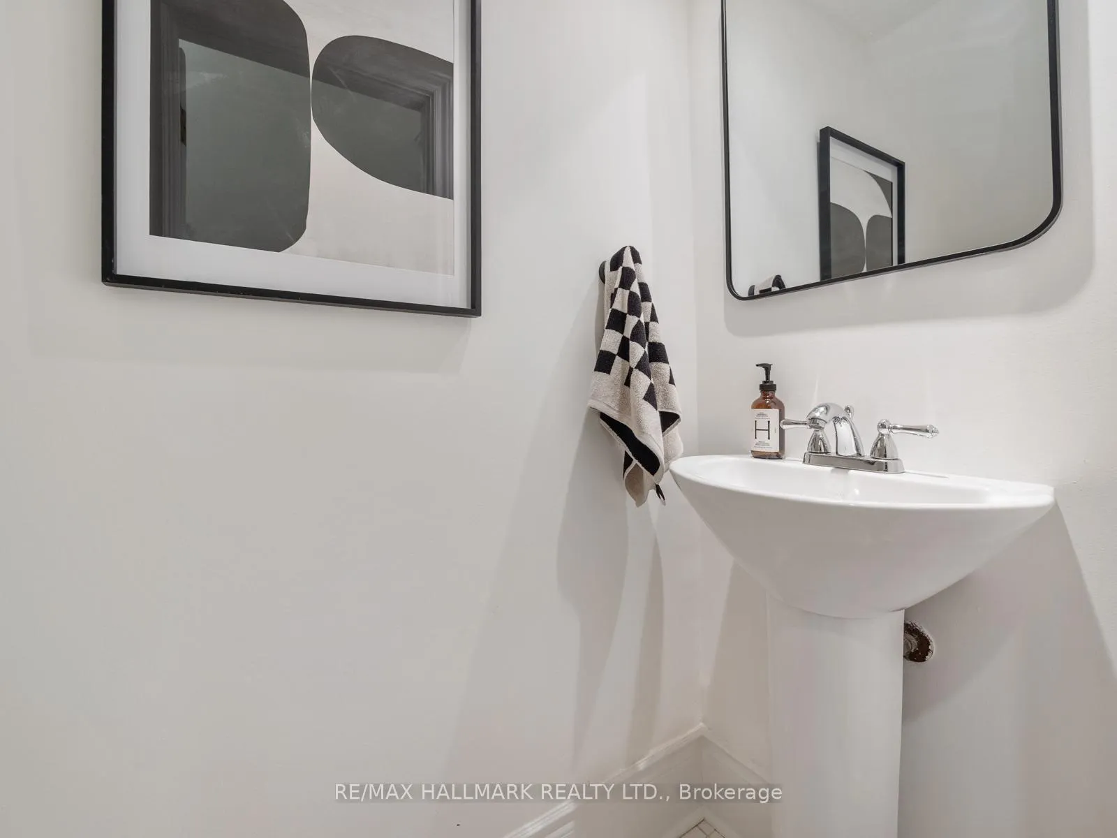 Photo 19 of 529 Logan Avenue, Toronto, North Riverdale — HOMEH