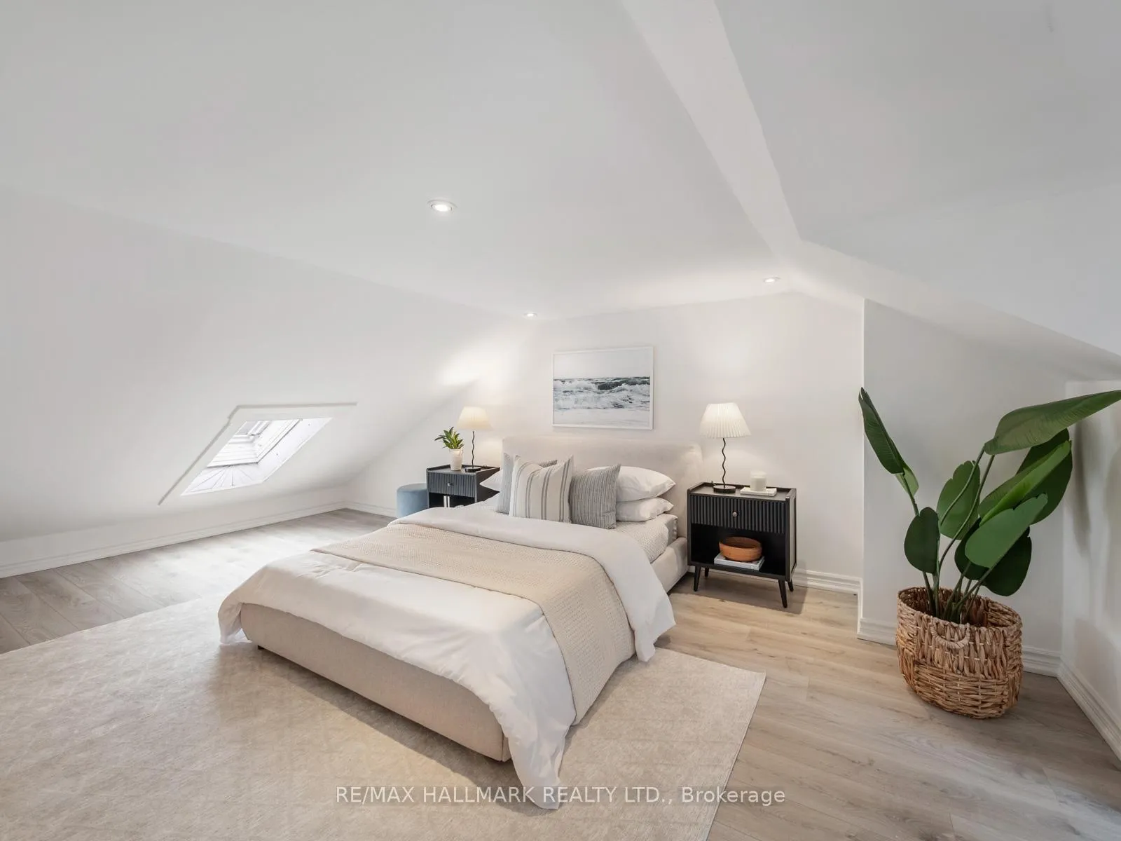 Photo 31 of 529 Logan Avenue, Toronto, North Riverdale — HOMEH