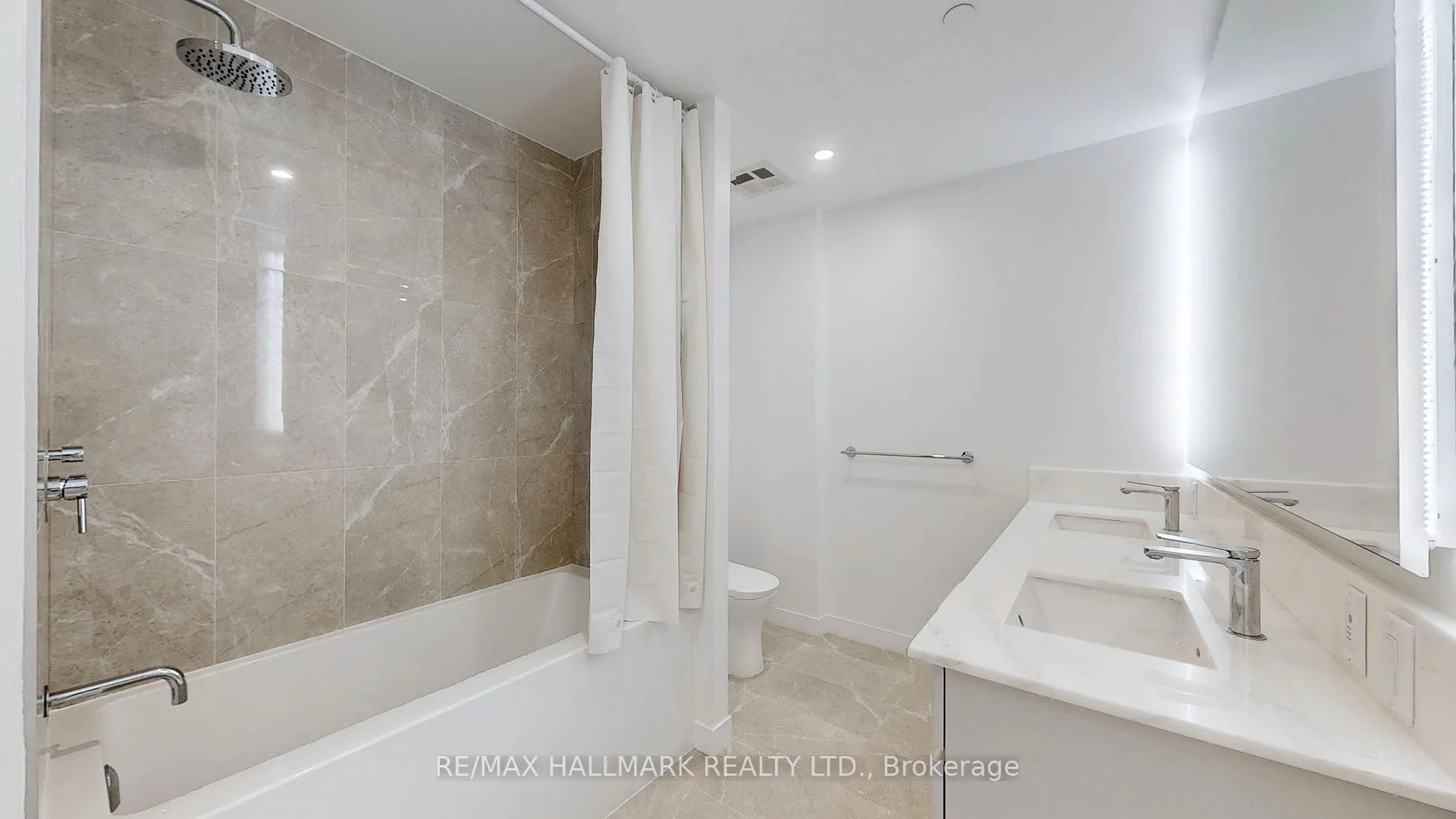 Photo 15 of Unit 906, 185 Alberta Avenue, Toronto, Oakwood Village — HOMEH