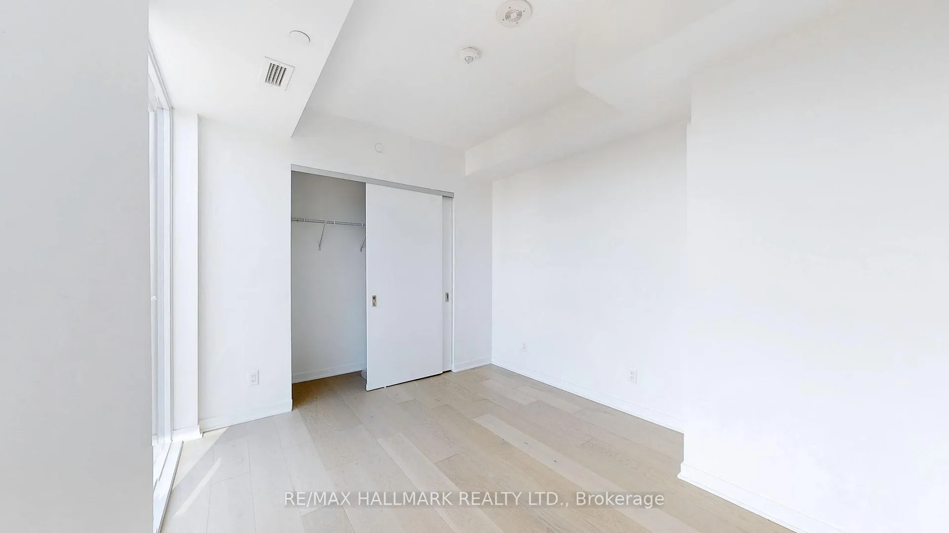 Photo 18 of Unit 906, 185 Alberta Avenue, Toronto, Oakwood Village — HOMEH