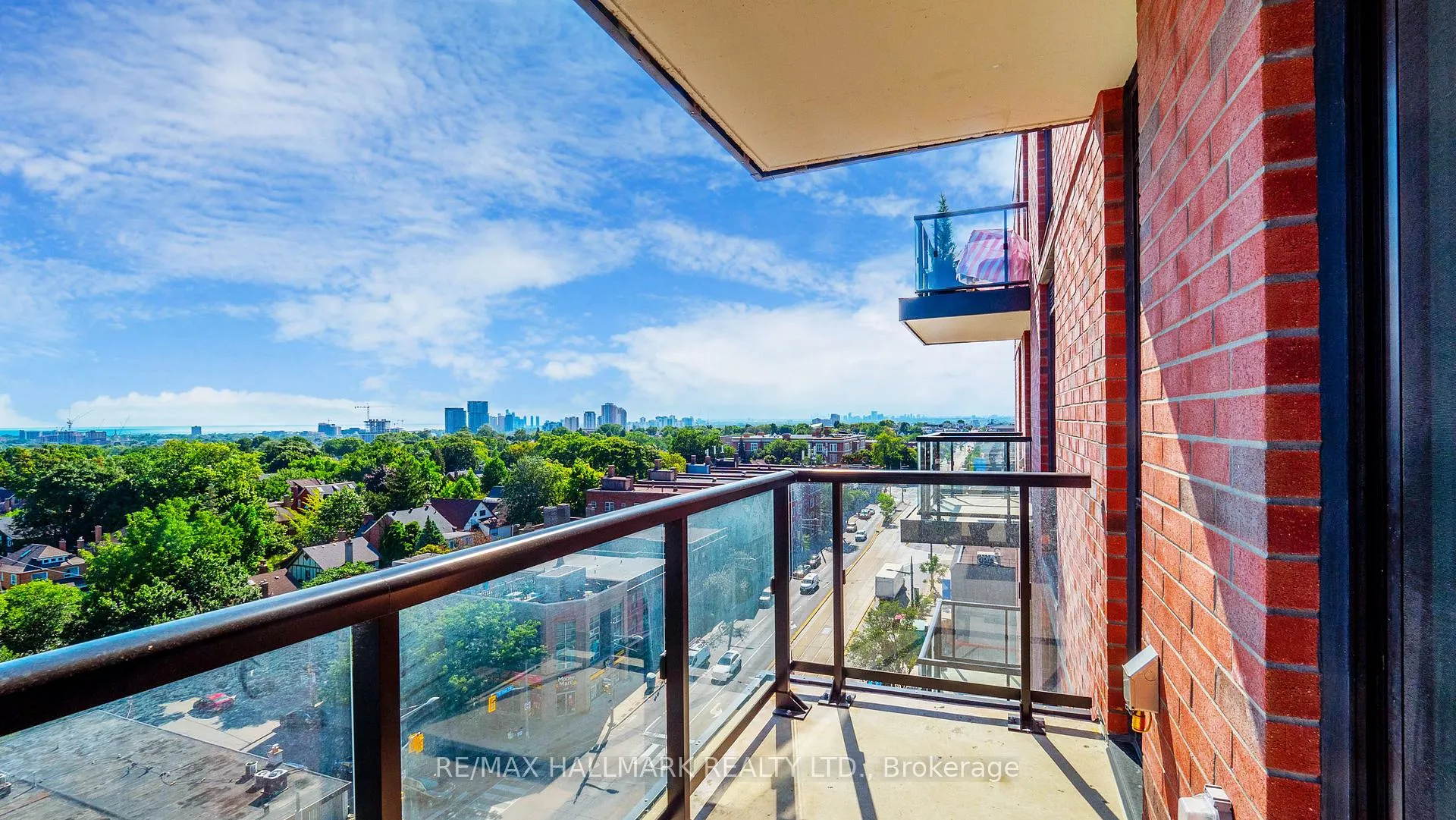 Photo 25 of Unit 906, 185 Alberta Avenue, Toronto, Oakwood Village — HOMEH