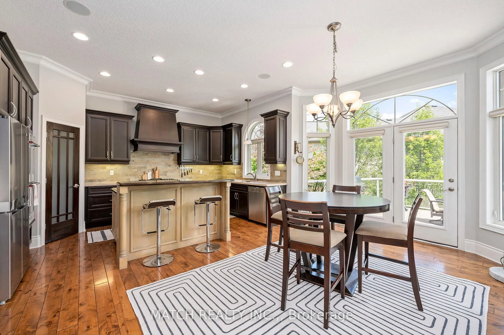 Photo 11 of 1465 Shore Road, London, South A — HOMEH