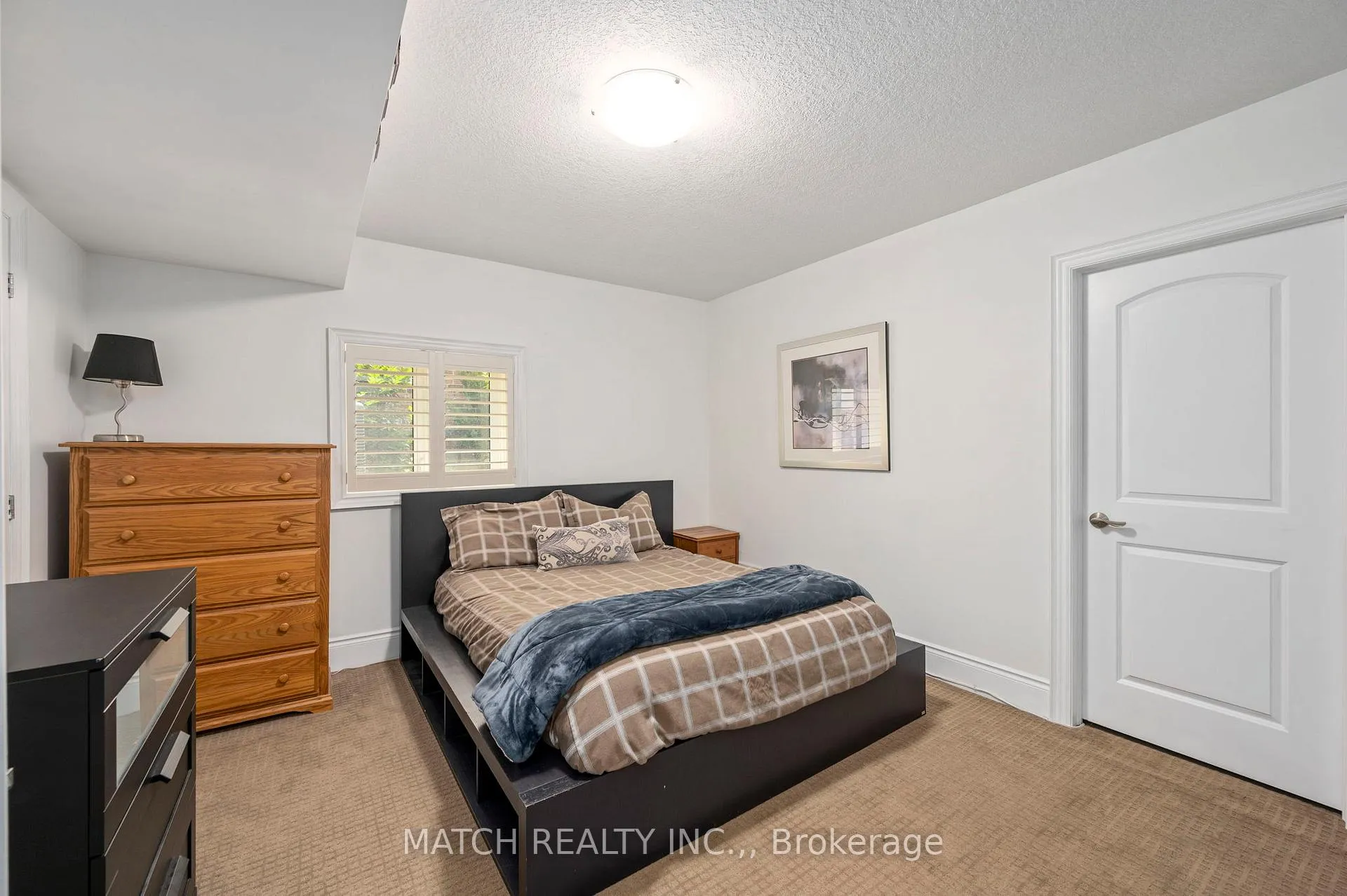 Photo 38 of 1465 Shore Road, London, South A — HOMEH