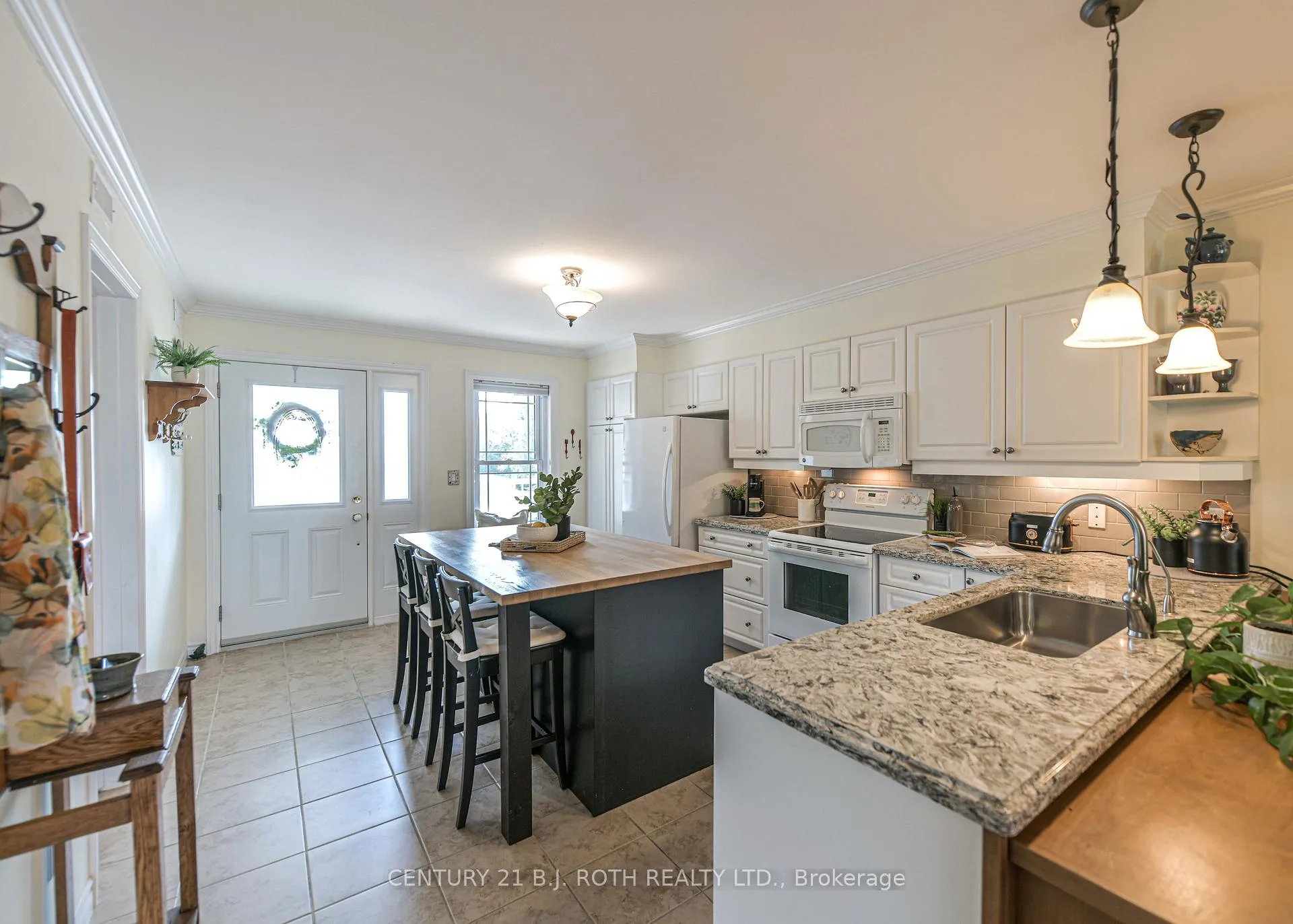 Photo 6 of Unit 204, 43 Creighton Street, Ramara, Atherley — HOMEH