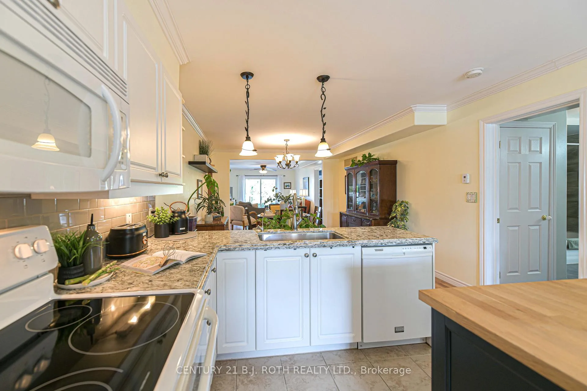 Photo 7 of Unit 204, 43 Creighton Street, Ramara, Atherley — HOMEH