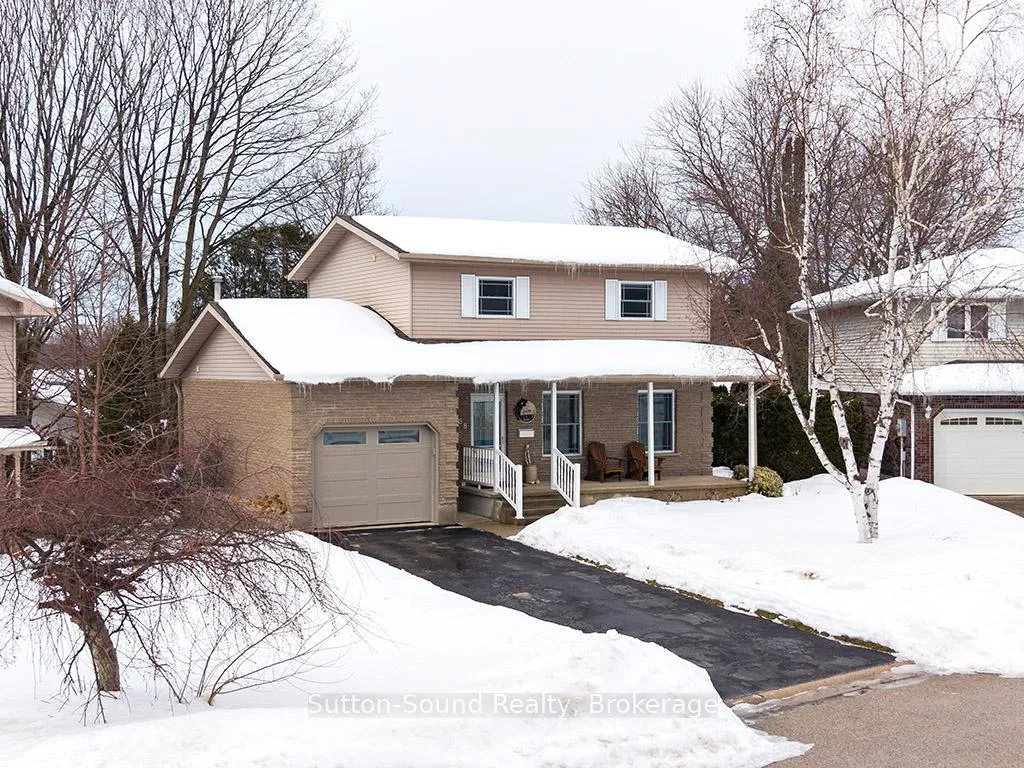 Front of 468 8th Avenue E