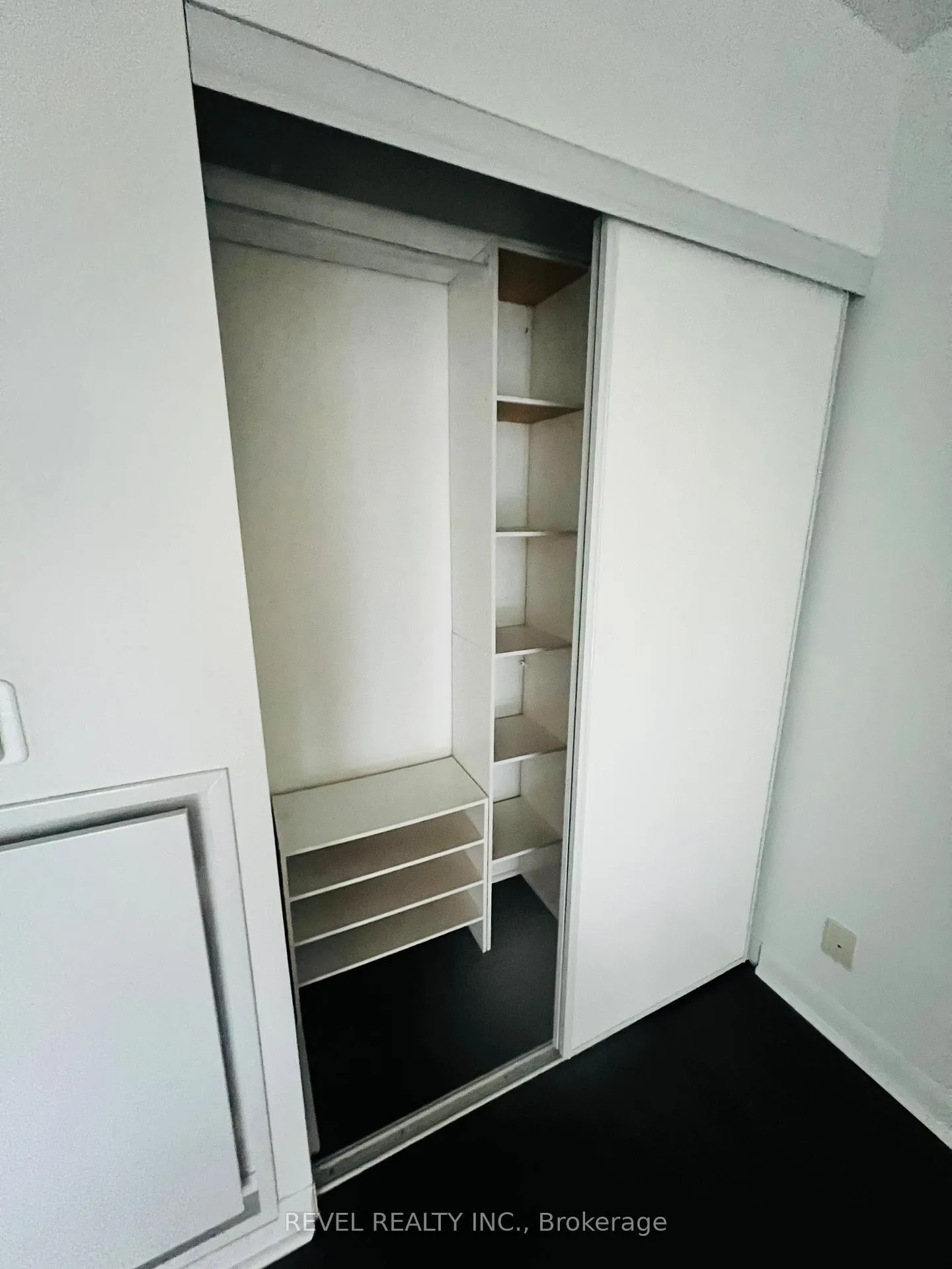 Photo 10 of Unit 404, 478 King Street W, Toronto, Waterfront Communities — HOMEH