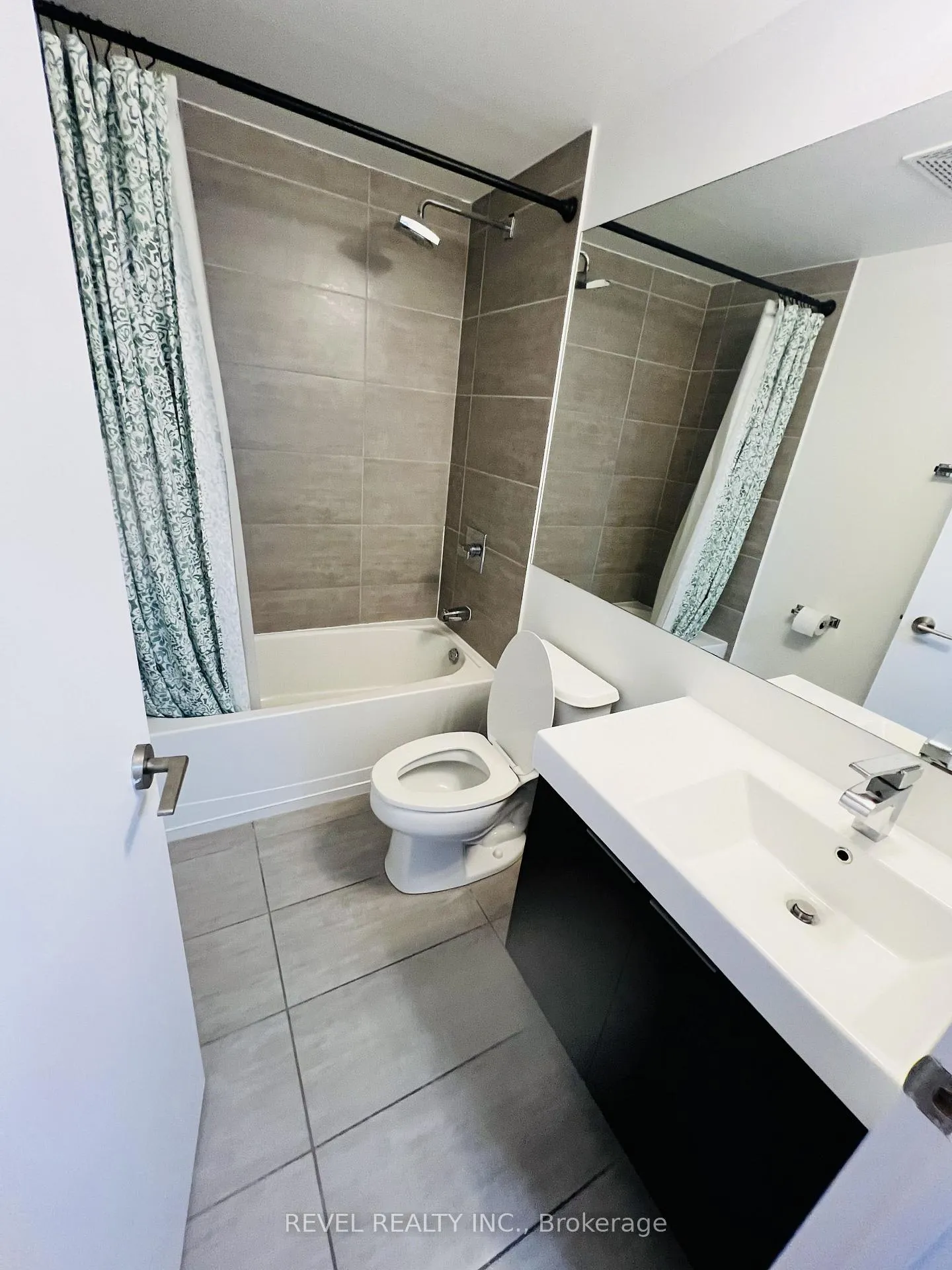 Photo 15 of Unit 404, 478 King Street W, Toronto, Waterfront Communities — HOMEH