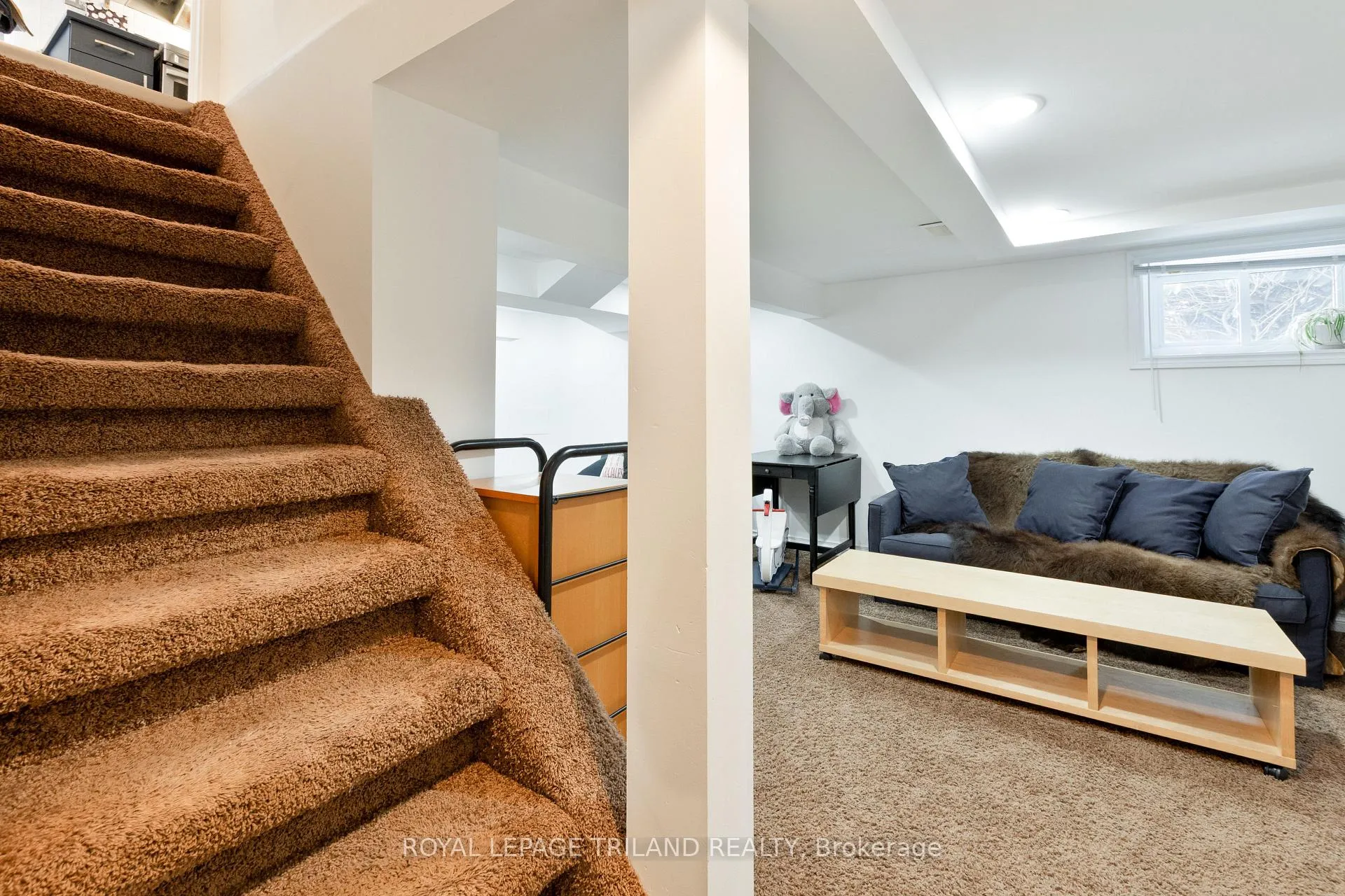 Photo 22 of 90 Locust Street, St. Thomas — HOMEH