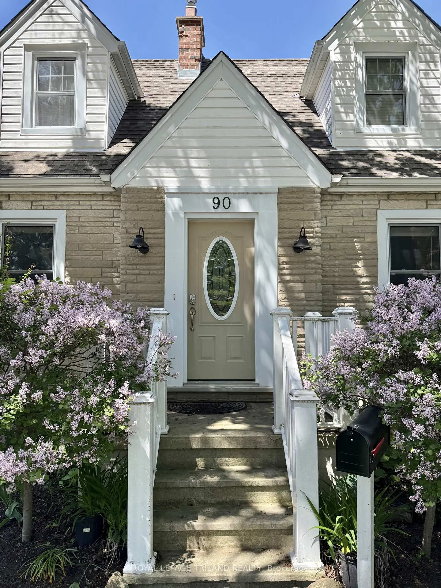 Photo 32 of 90 Locust Street, St. Thomas — HOMEH