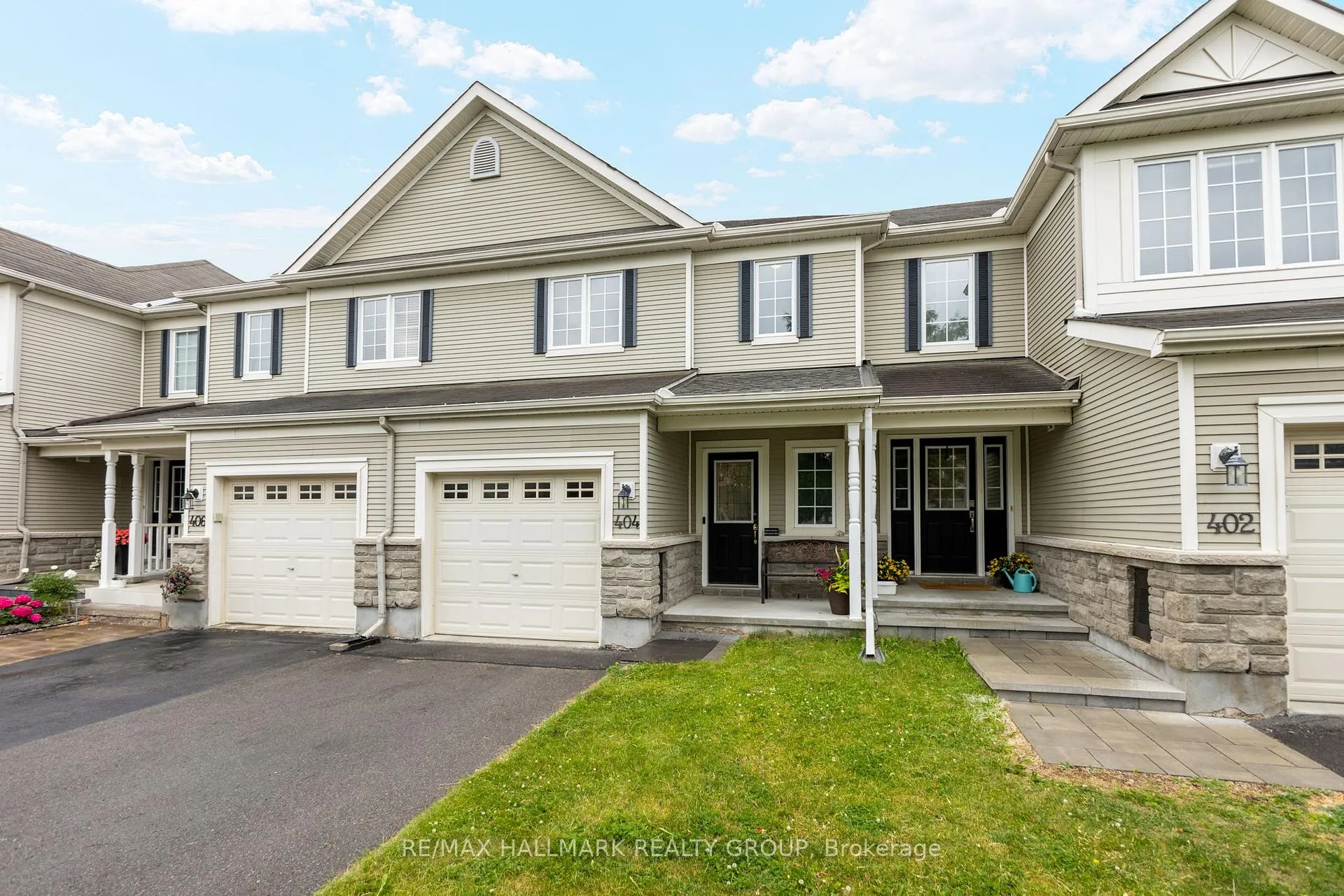 Photo 2 of 404 Wisteria Crescent, Ottawa, Riverside South — HOMEH
